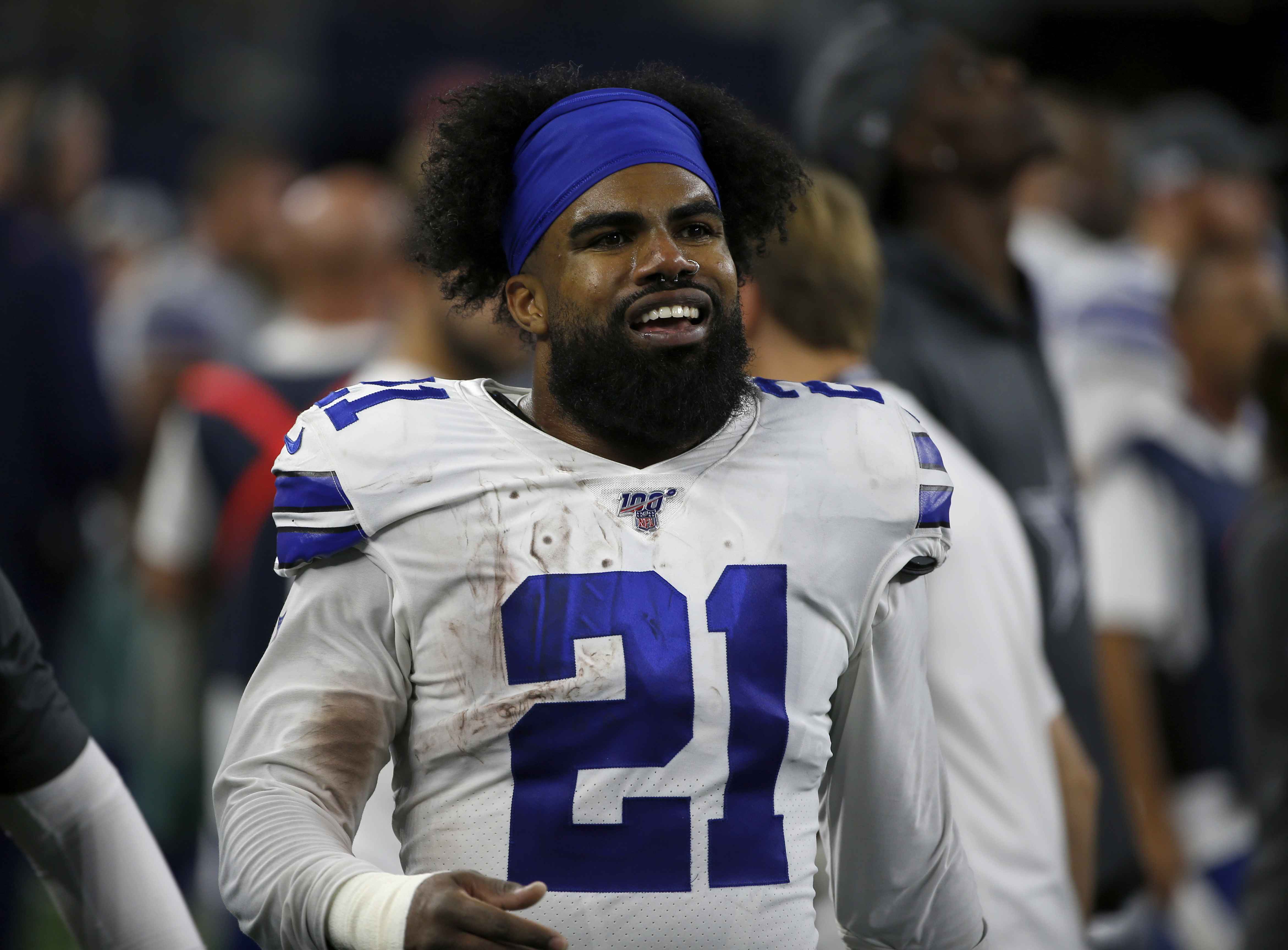 Ezekiel Elliott Continues Trend Of Cowboys Players Recruiting