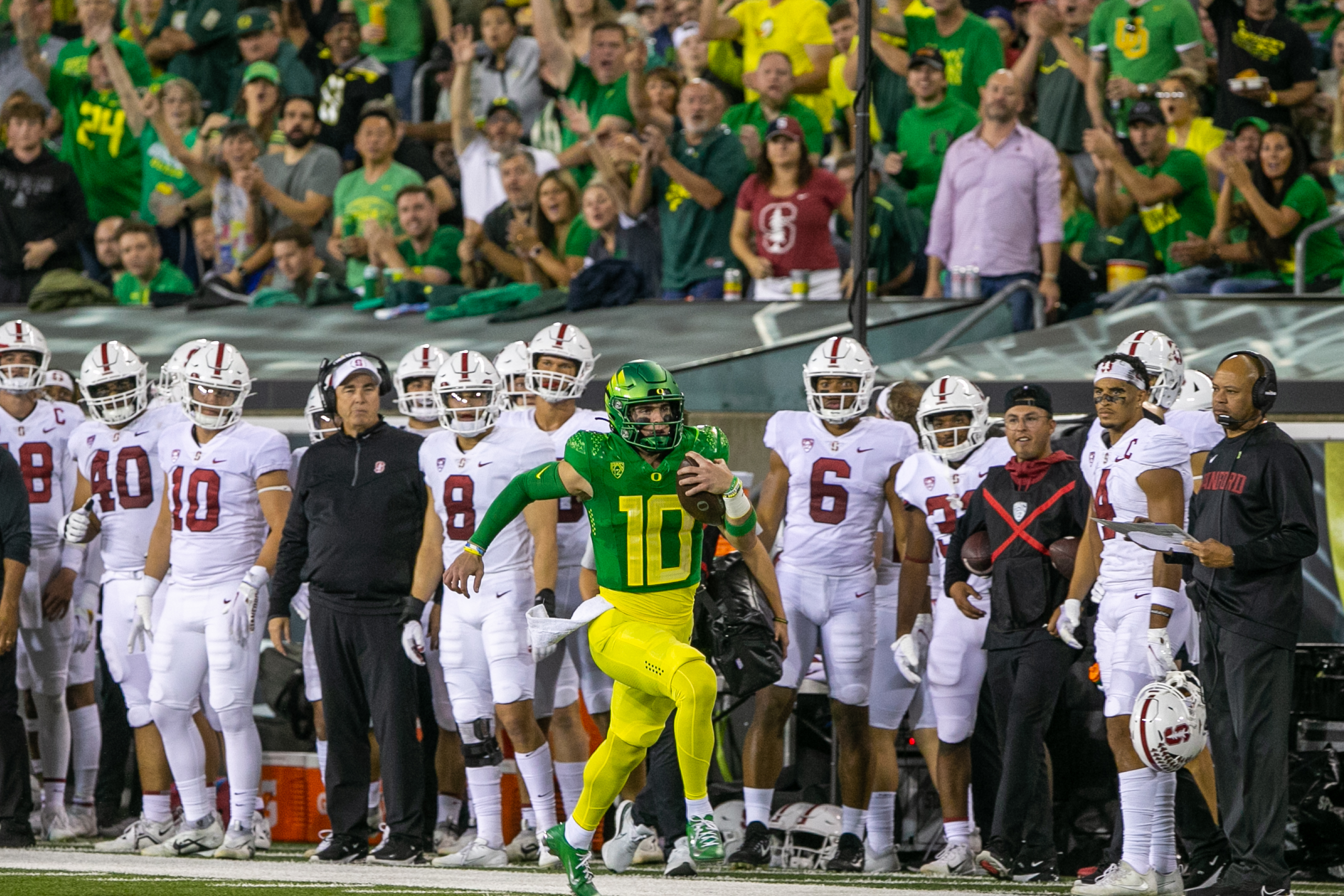 Stanford faces daunting challenge of trying to contain Oregon's Bo Nix