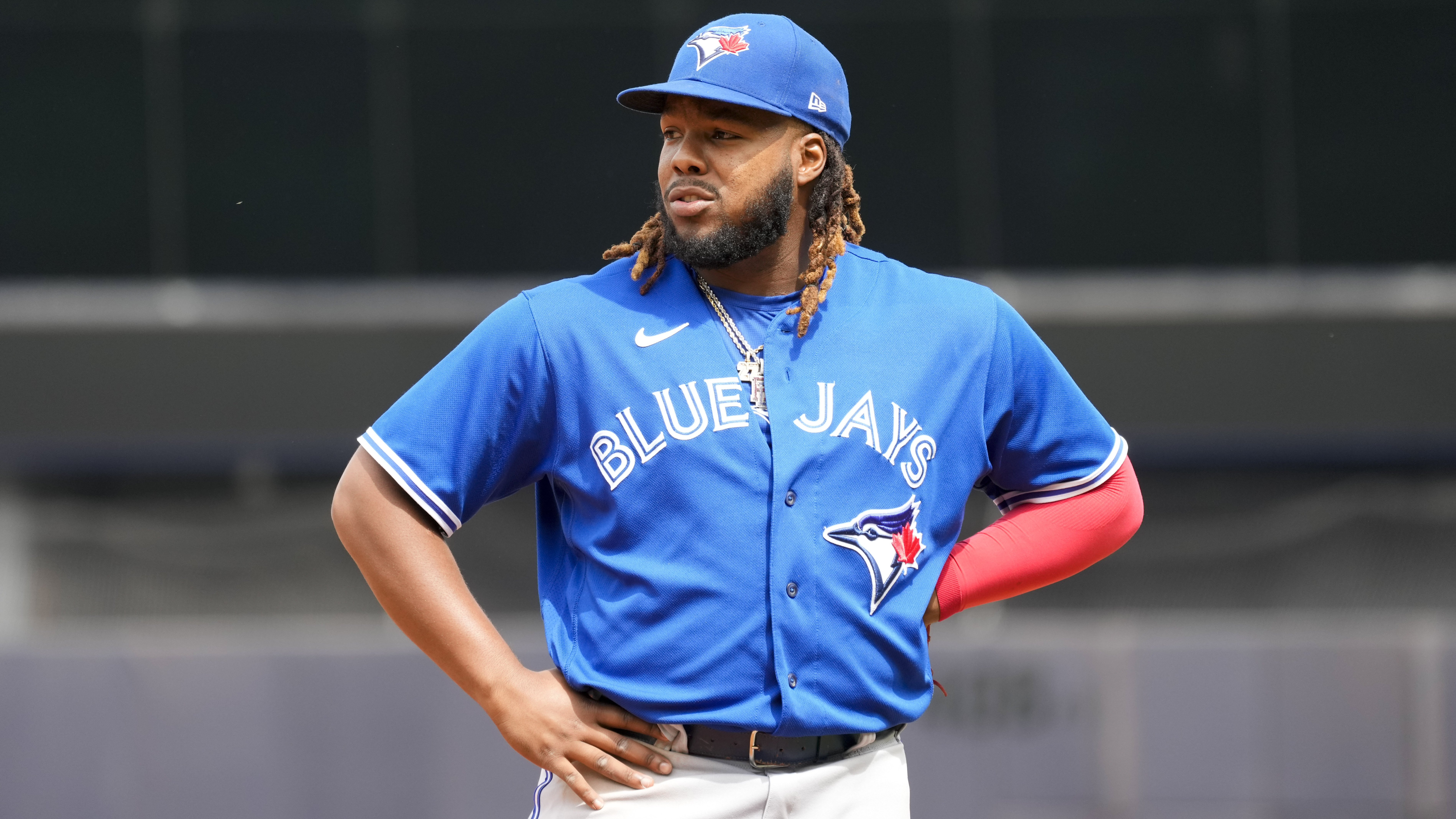 Guerrero Jr. steals show as Blue Jays beat Yankees in extra