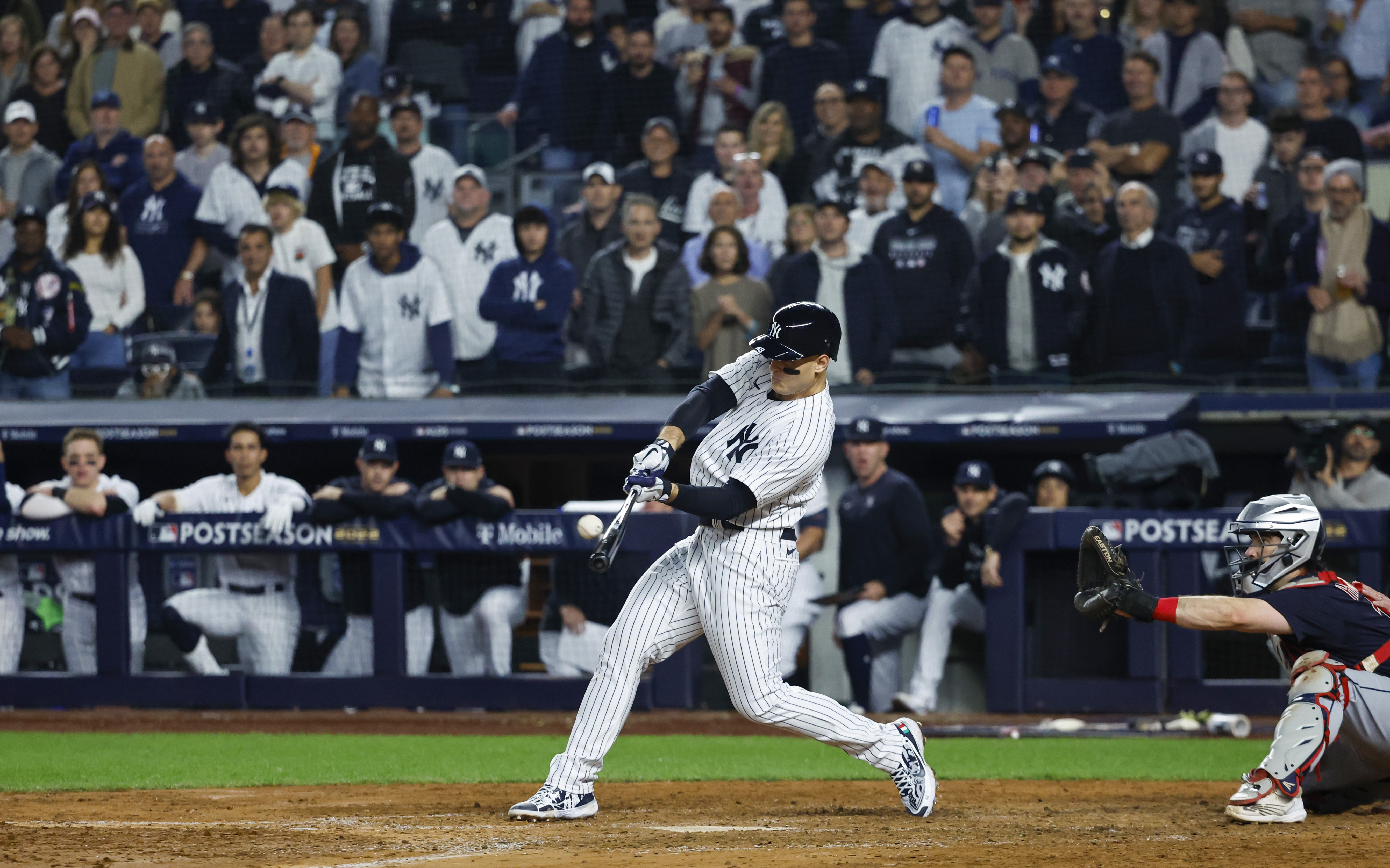 Orlando Hernández dazzles as Yankees offense erupts for 14 runs