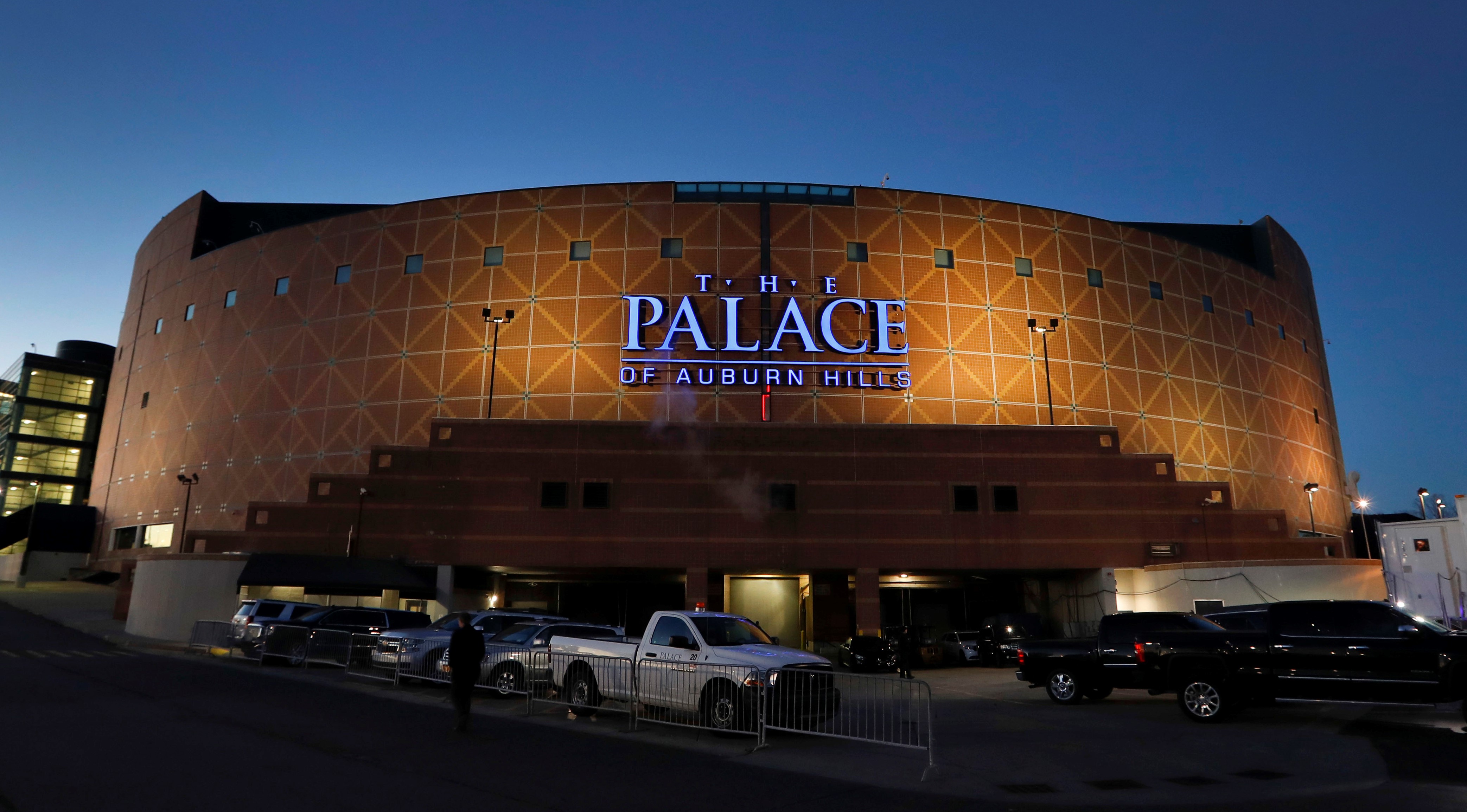 Detroit Pistons: Memories of The Palace of Auburn Hills - Page 3
