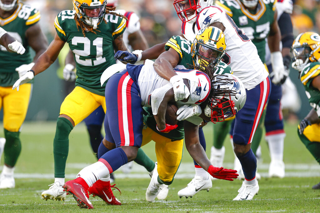 Green Bay Packers safety Rudy Ford gets the better of Detroit on