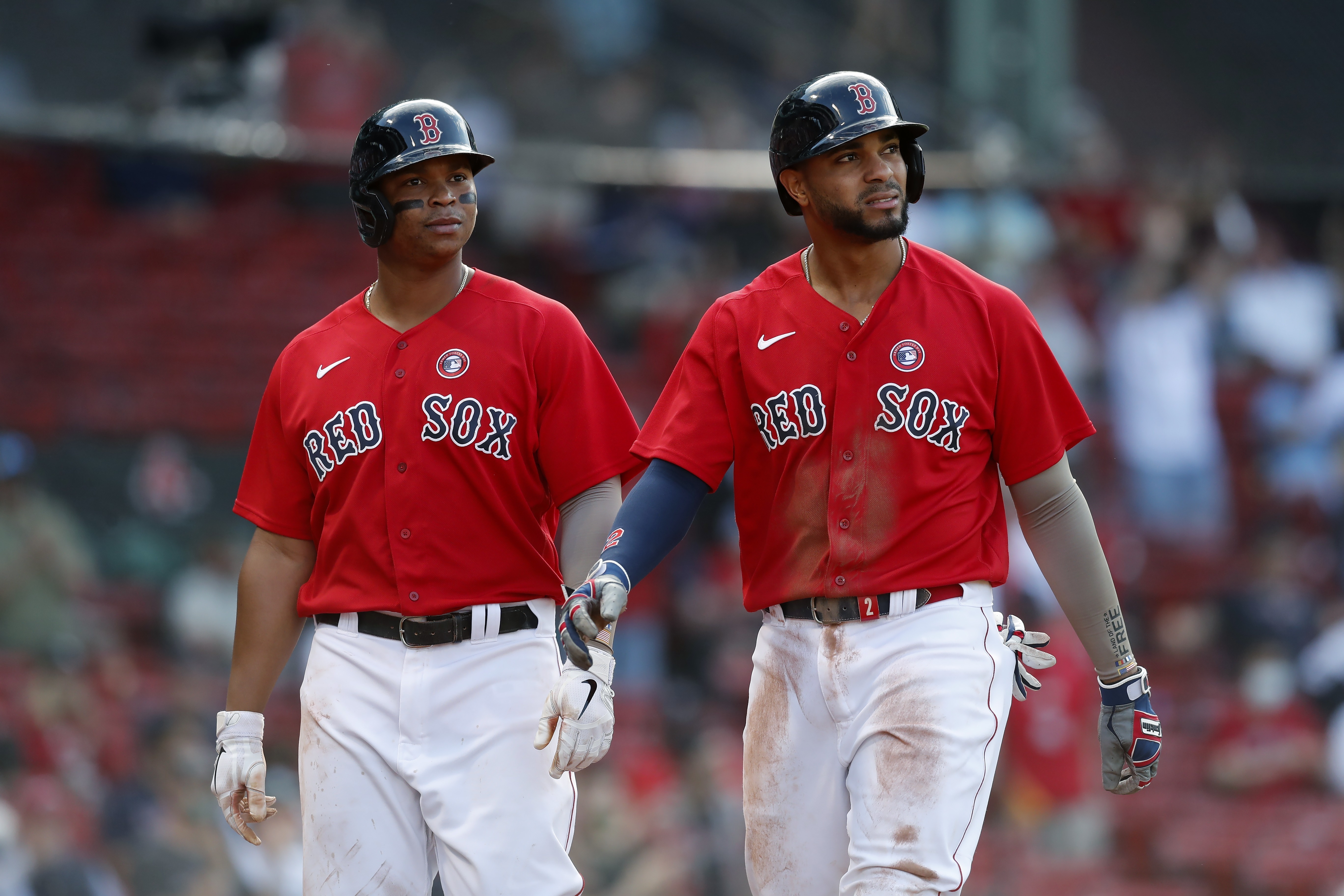 Red Sox sign Devers, the homegrown star who stuck around