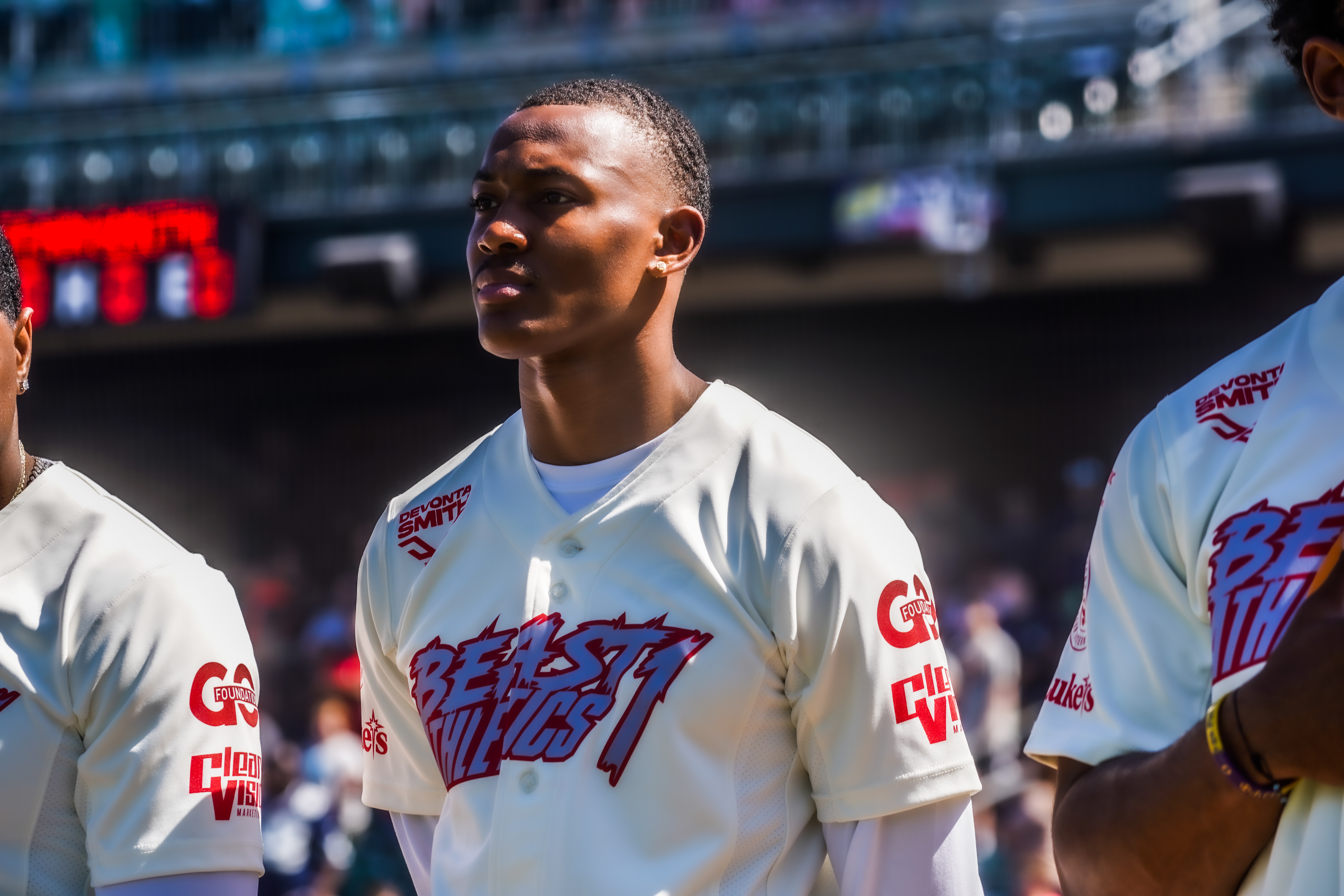 Micah Parsons puts on a show in Jones Brothers charity softball