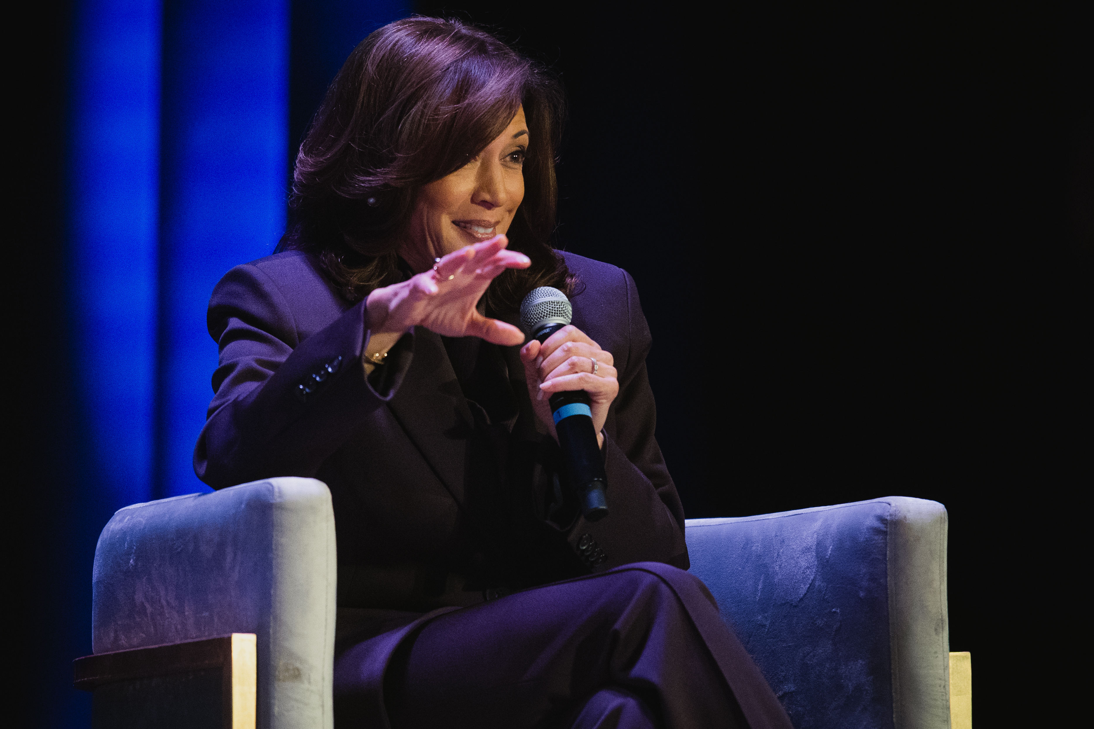 Former Vice President Kamala Harris visits Birmingham on book tour - al.com