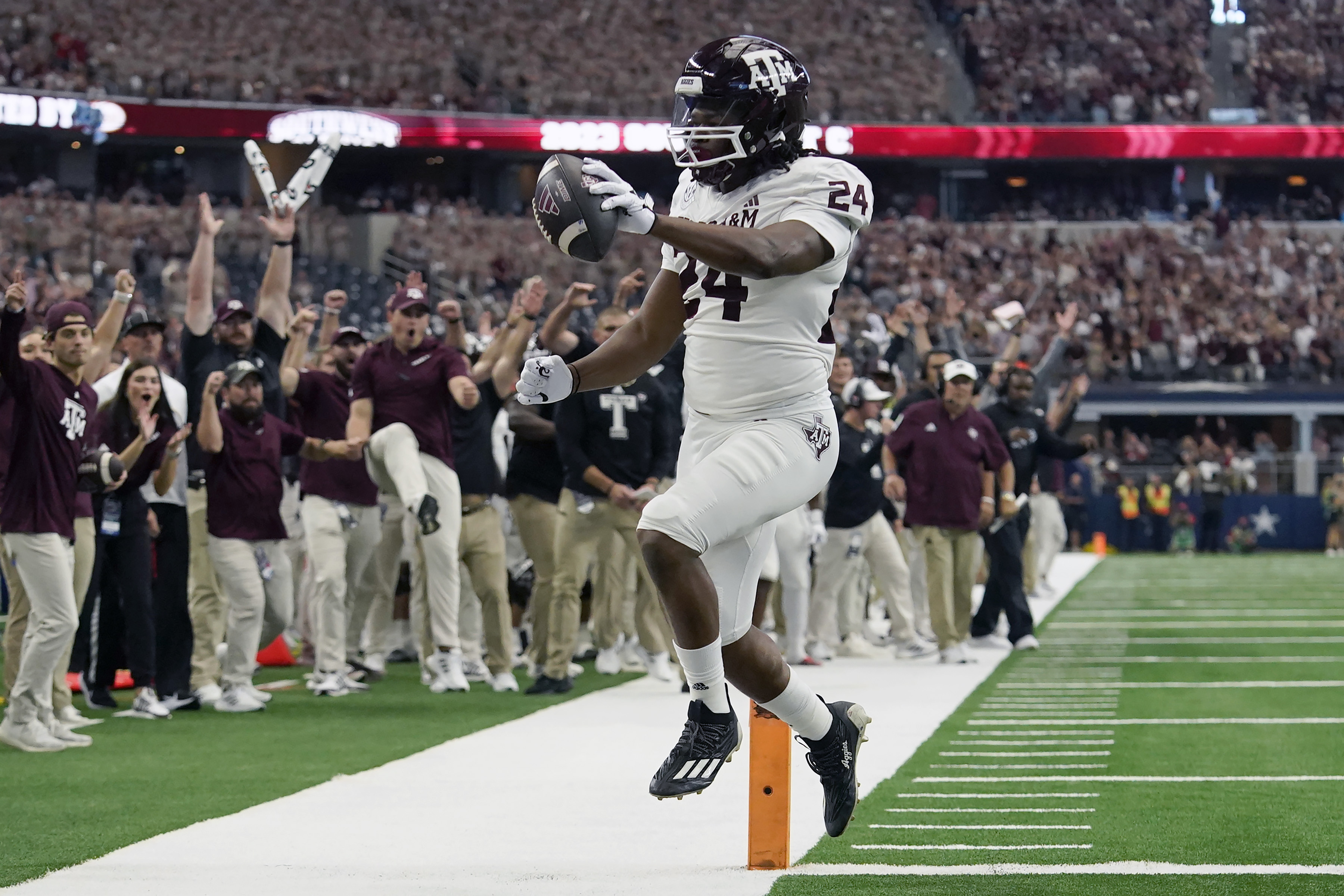 Texas A&M-Alabama football game gets 7 p.m. start time on CBS