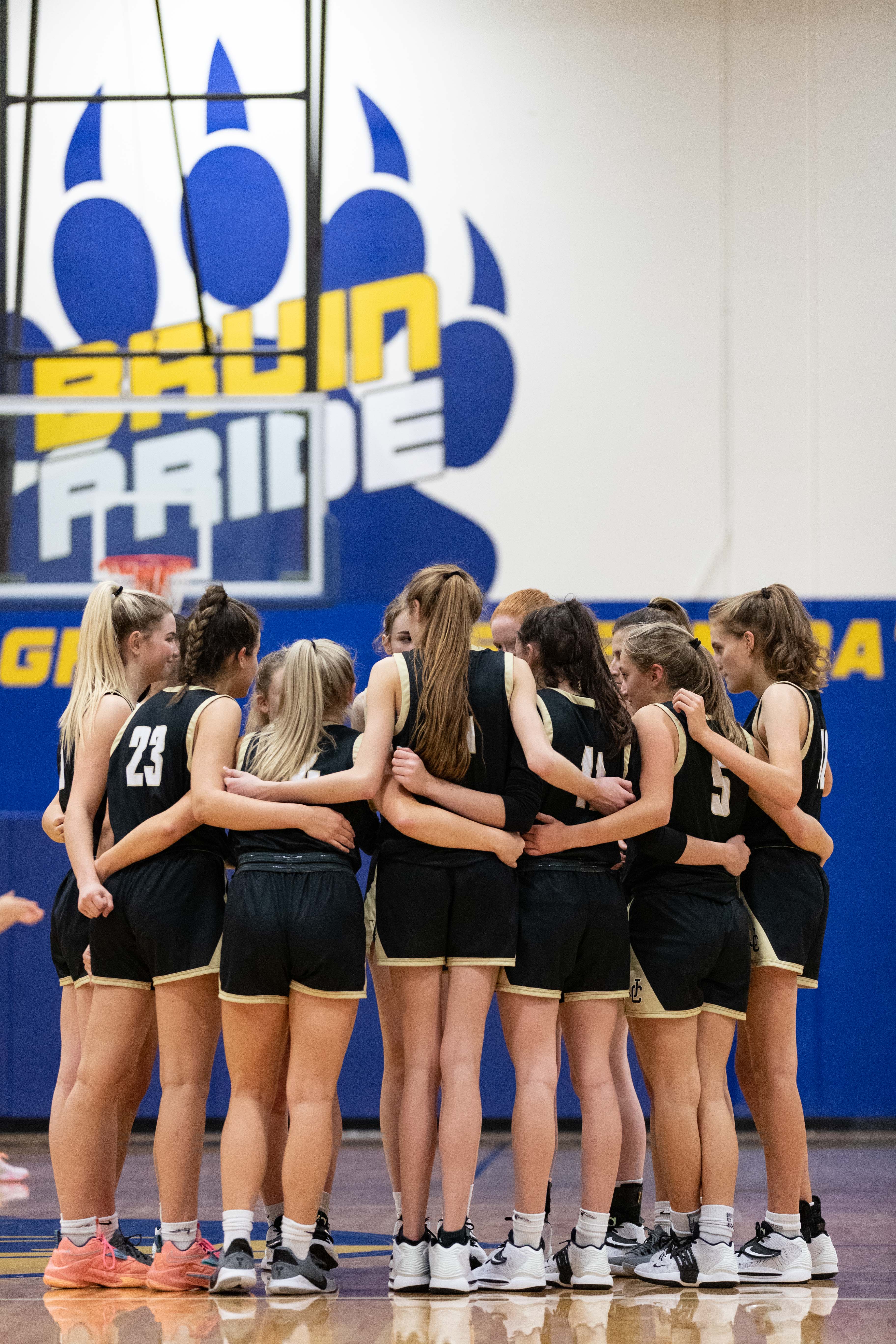 OSAA 6A girls basketball: Jesuit vs Barlow 