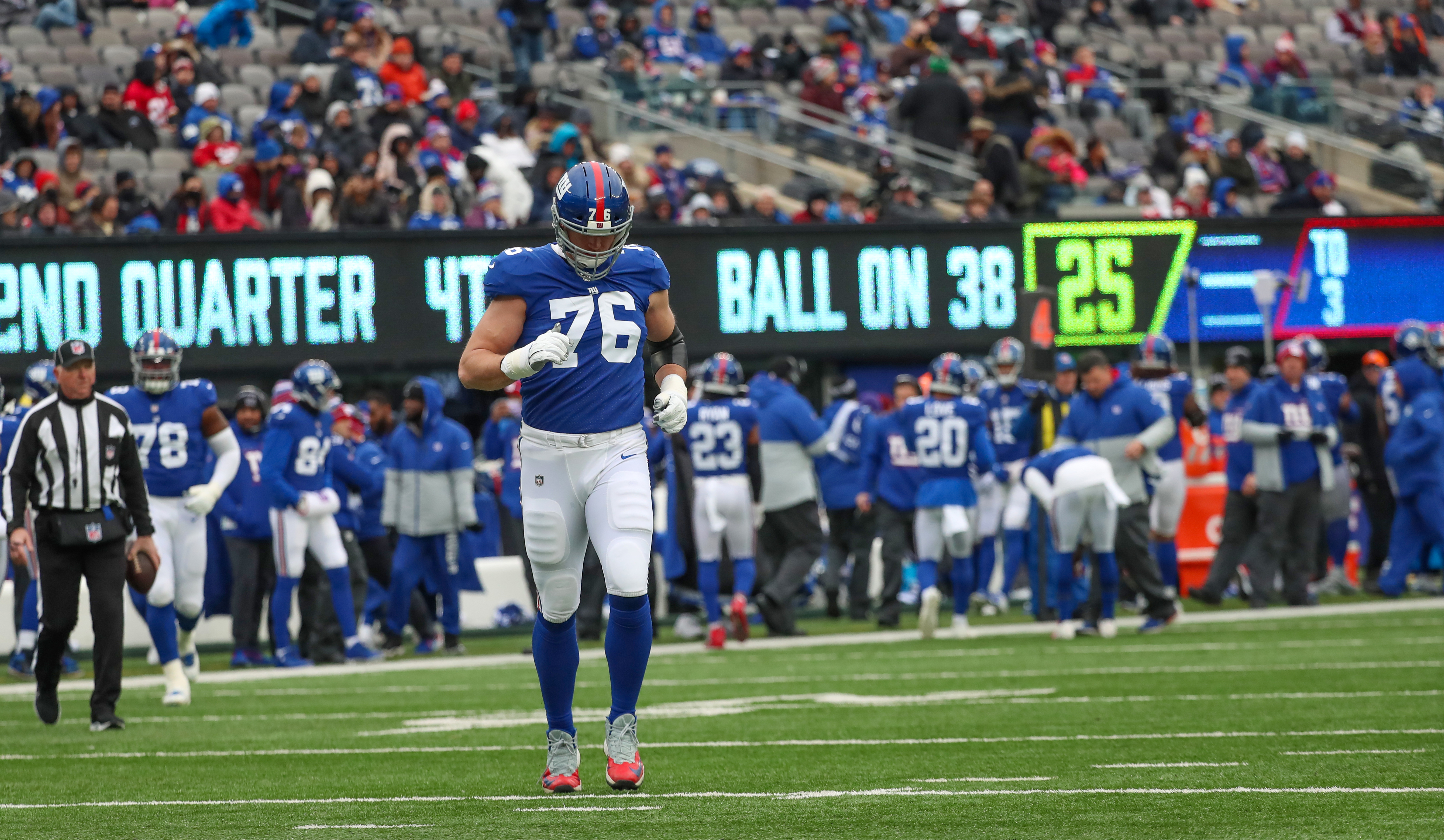 New York Giants offensive tackle Nate Solder (76) trots onto the field during the second quarter against the Washington Football Team on Sunday, Jan. 9, 2022 in East Rutherford, N.J.