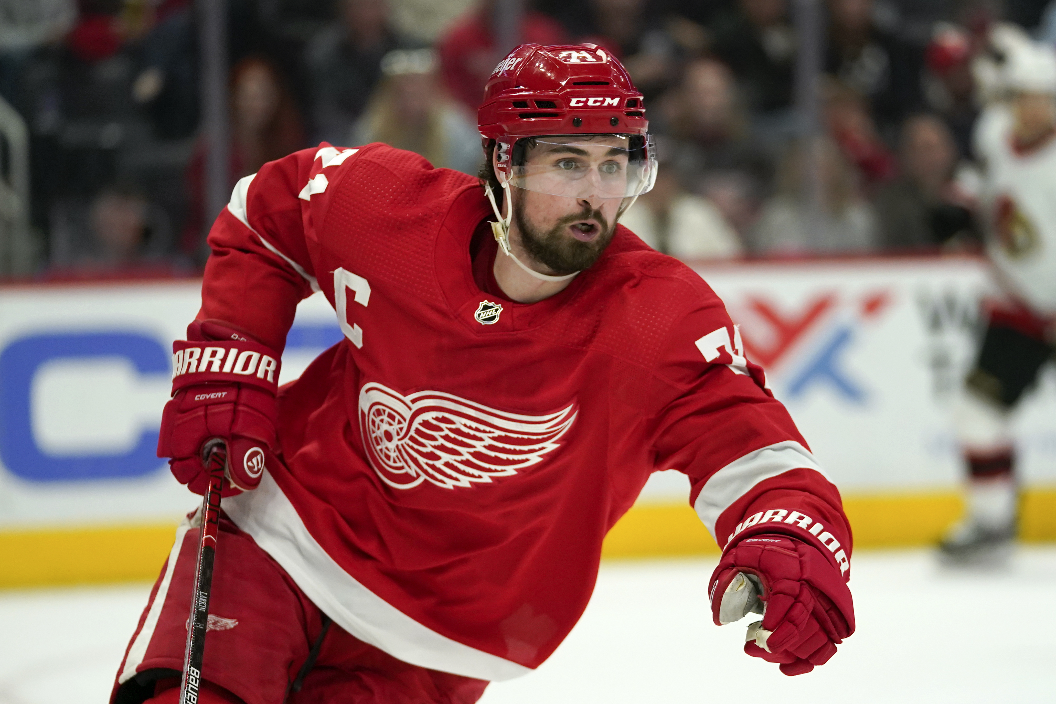 How to get a Dylan Larkin jersey now that he has signed an 8-year