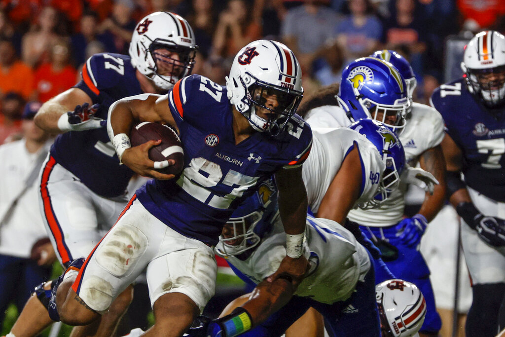 Uniform surprise for Penn State? Owen Pappoe and Derick Hall lobby for  alternate jerseys