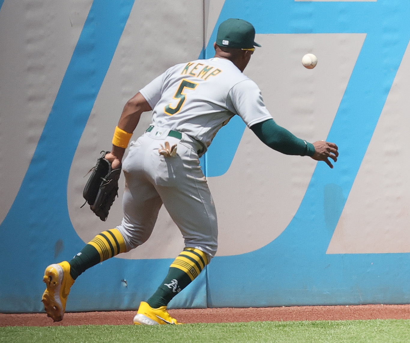 Josh Bell, Guardians come back to sweep sliding A's