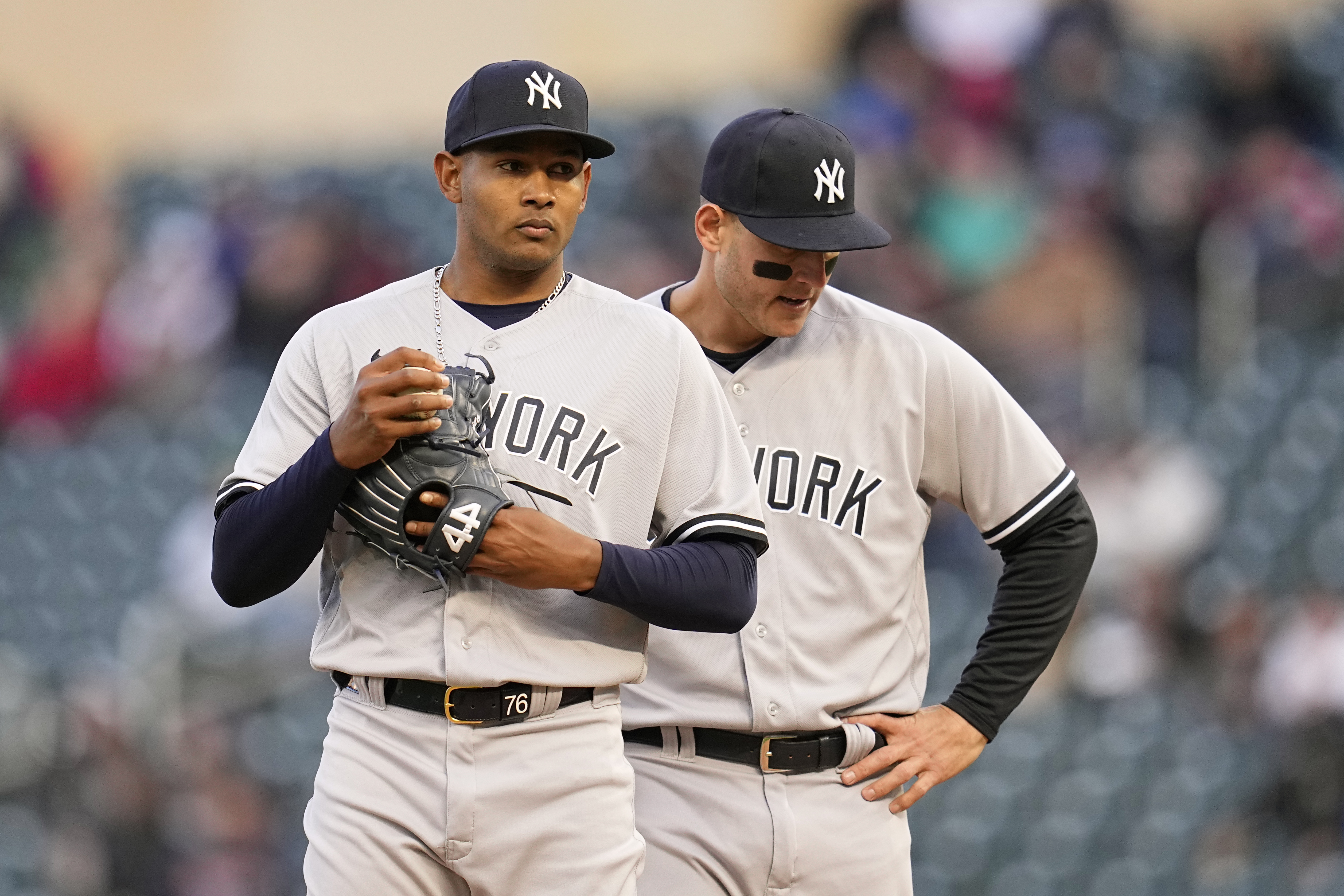 Yankees' Carlos Rodon got pillow-talk advice, then ensured blowing kiss to  boobirds didn't turn 1995 ugly 