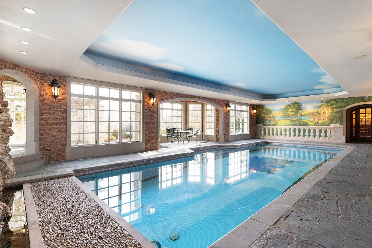 Michigan mansion at 1558 Dutton Road in Oakland Township