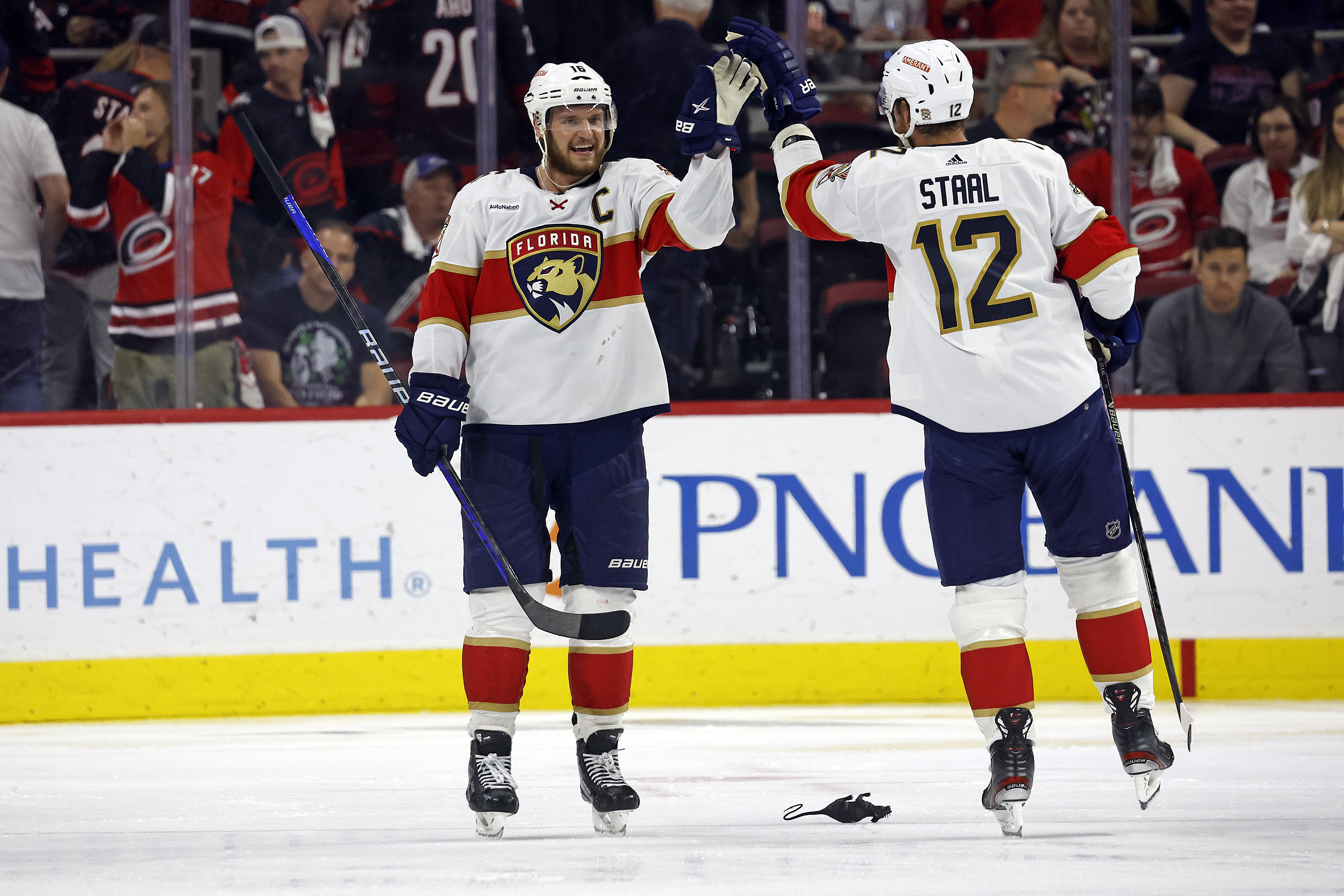 Florida Panthers vs Carolina Hurricanes Game 1: Free live stream