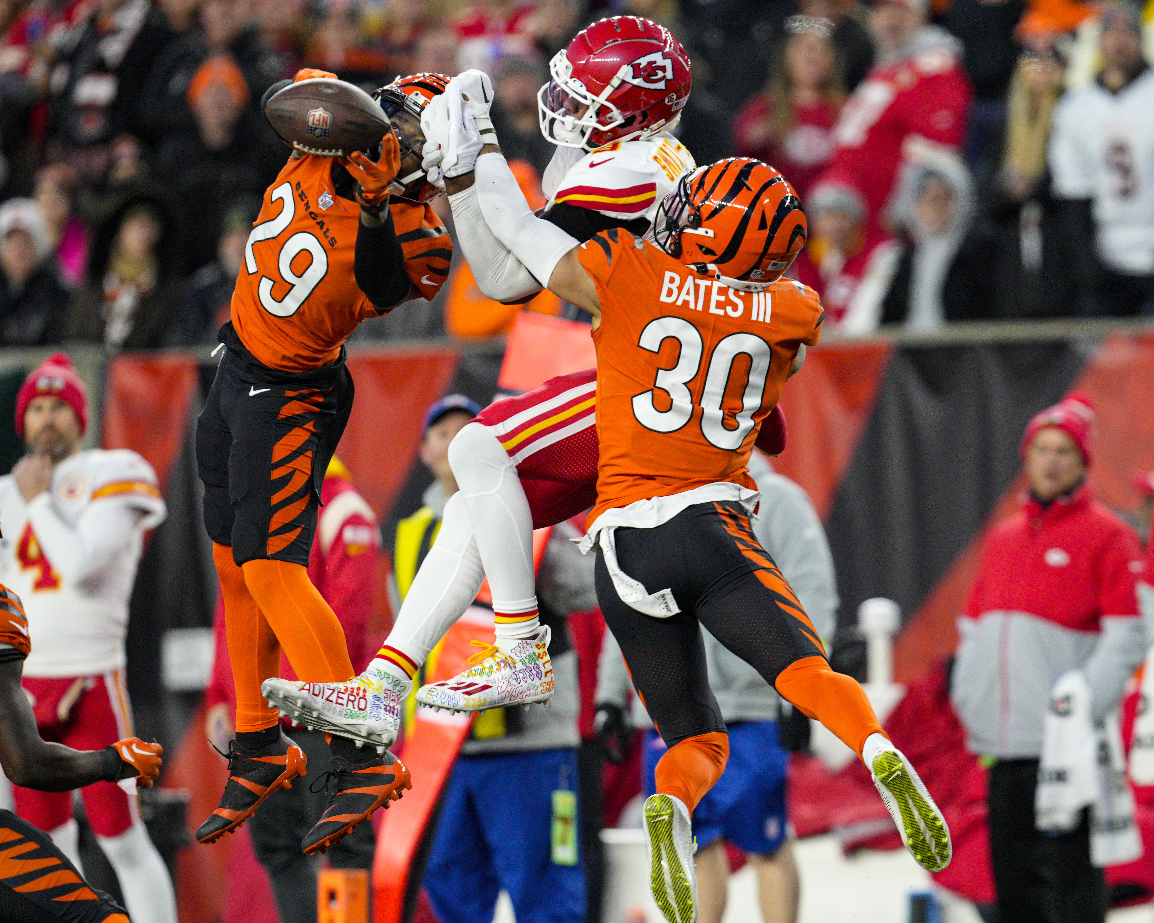 Ja'Marr Chase's Return, Jessie Bates' Theatrics Help Cincinnati Bengals Win  Over Kansas City Chiefs, Sports & Recreation, Cincinnati