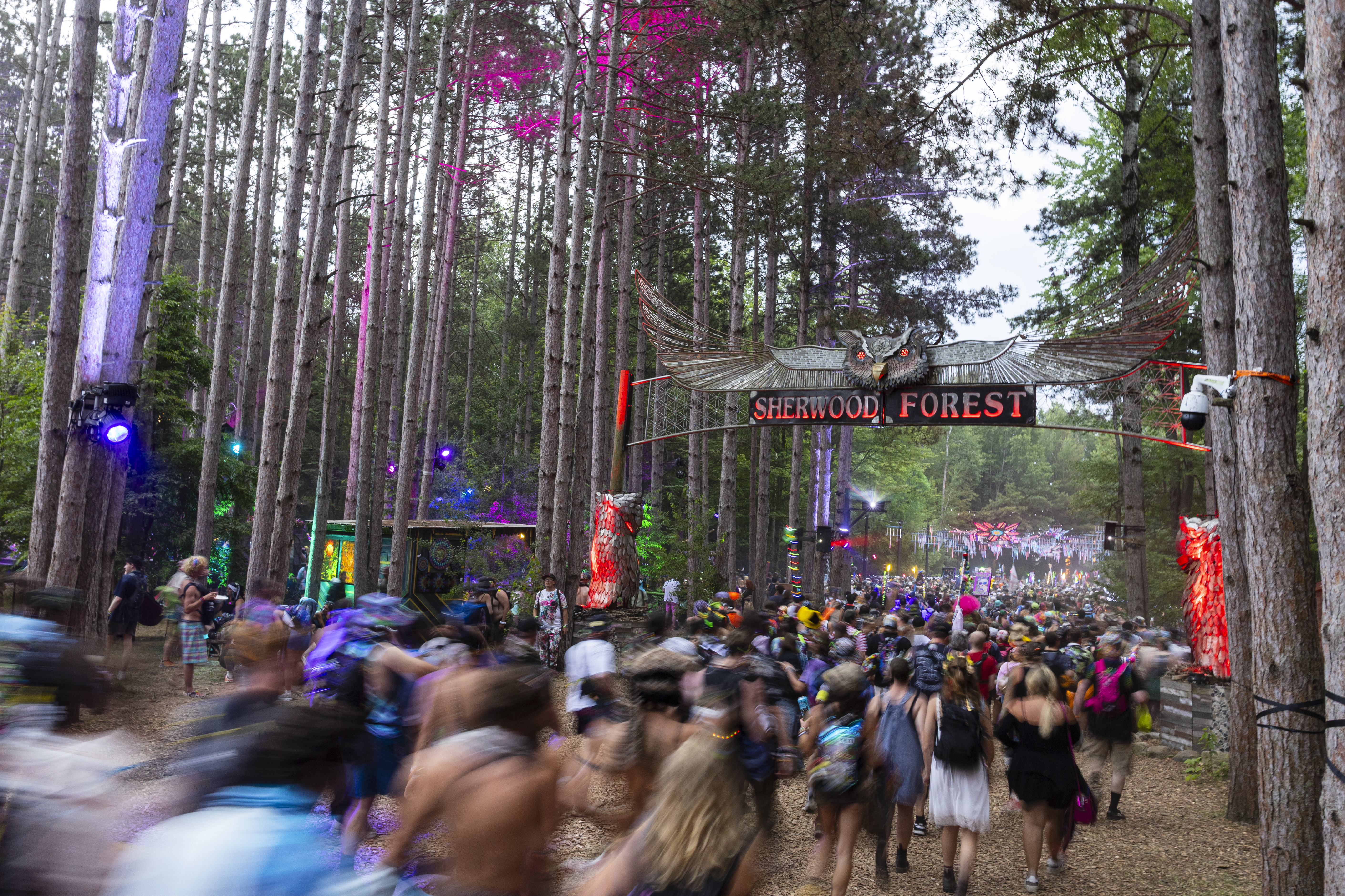 Tens of thousand of festivalgoers evacuate final night of Electric