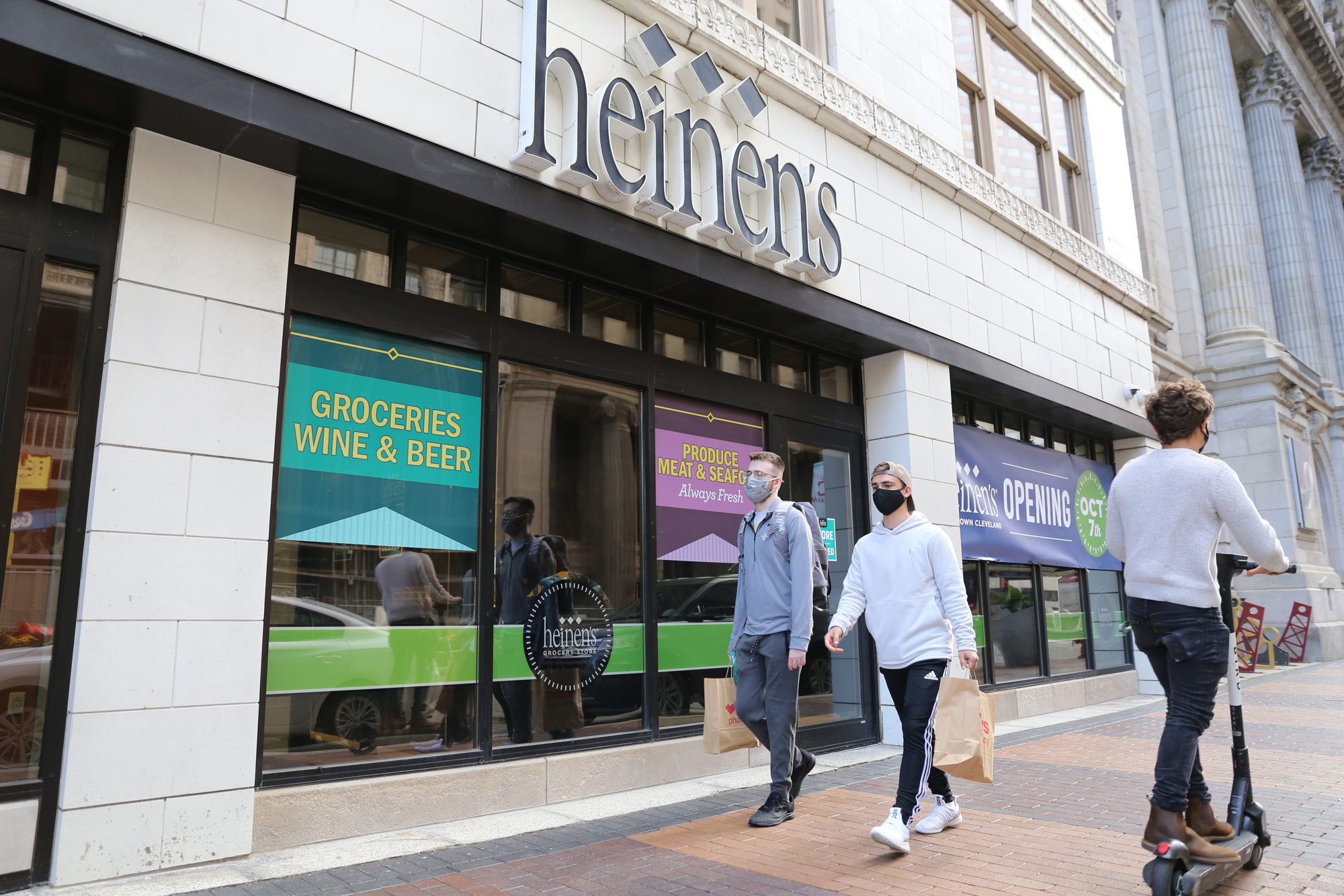 Heinen's will ditch Instacart for its own grocery delivery and