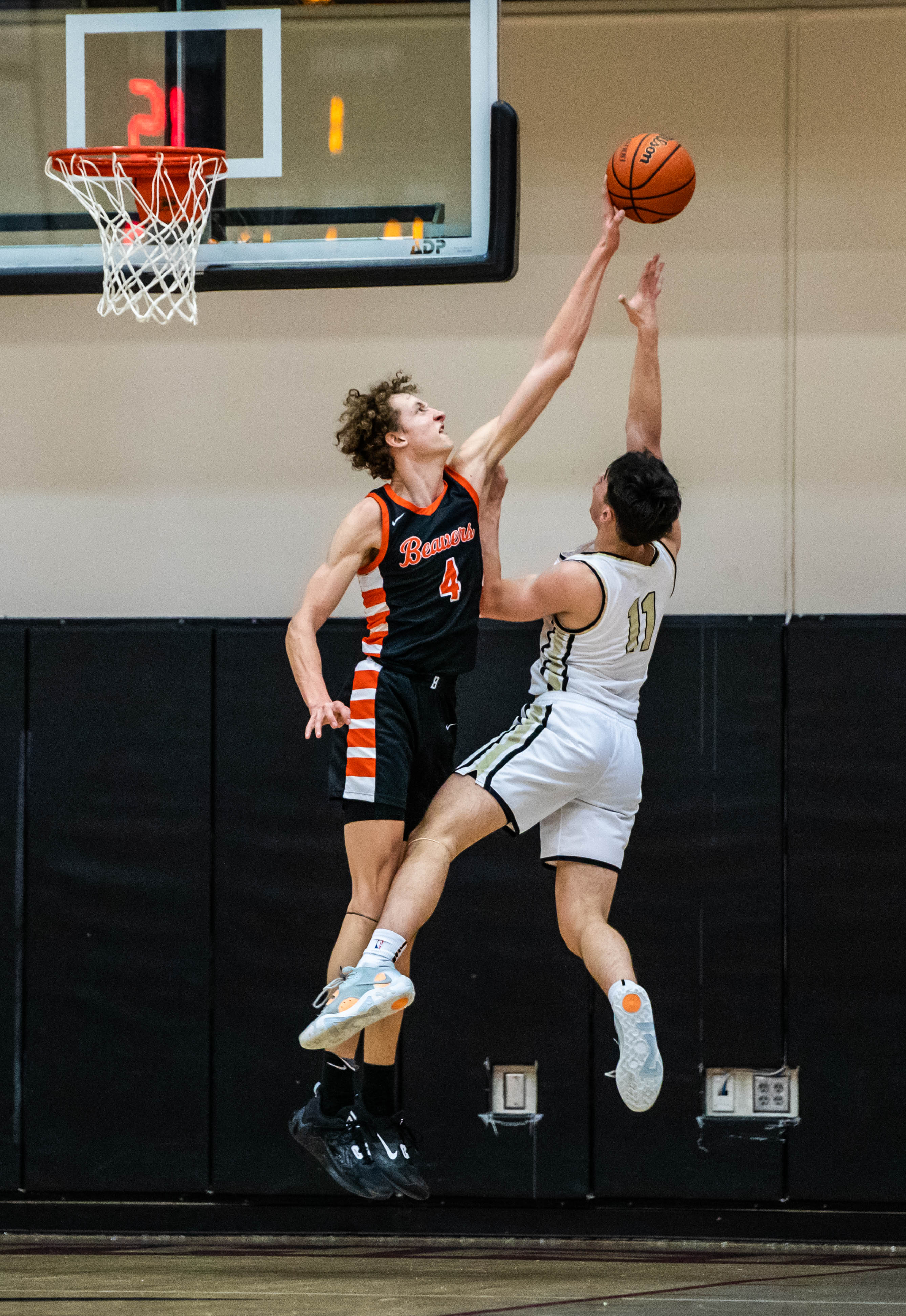 Boys basketball Beaverton Beavers vs. Southridge Skyhawks