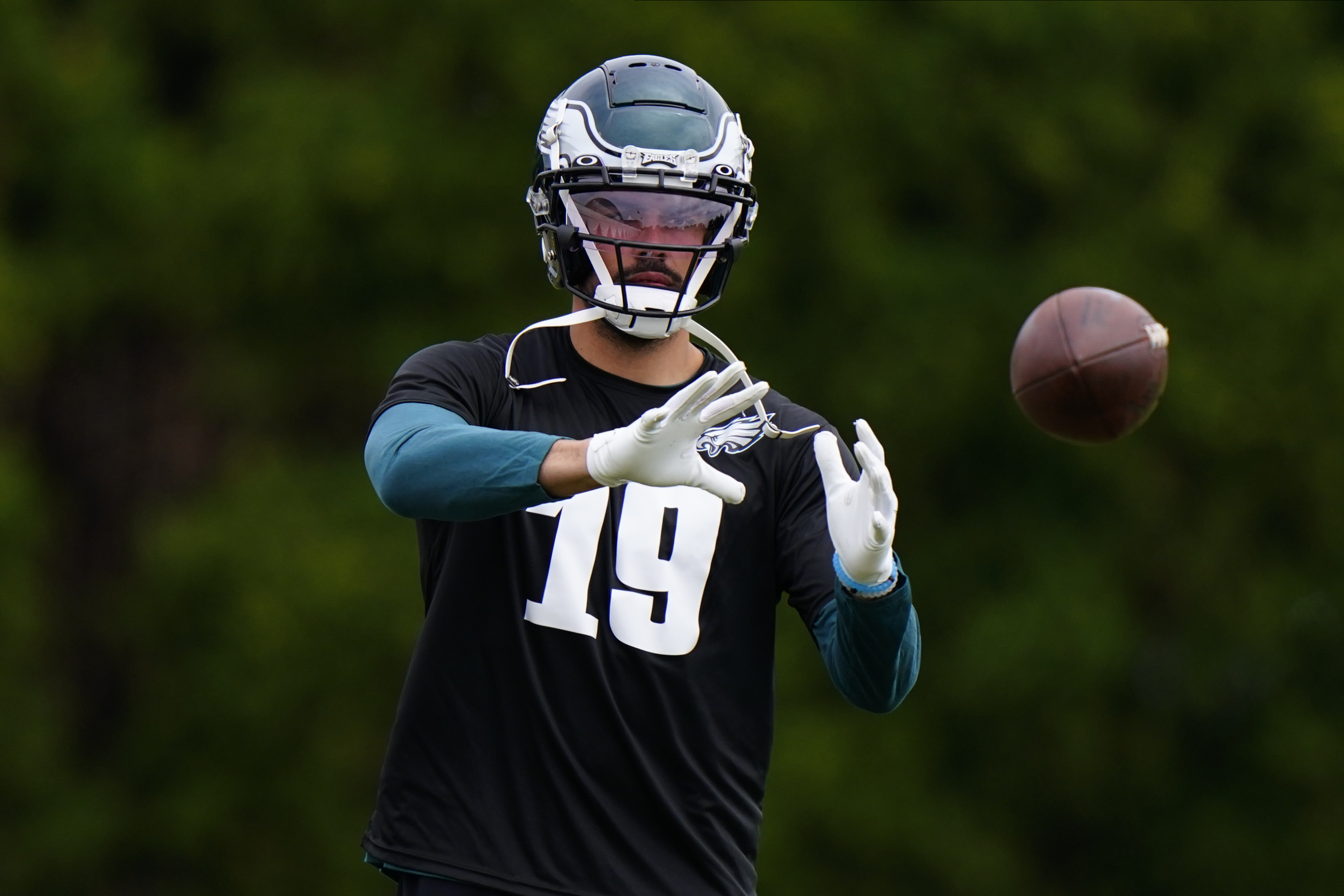 Why Eagles' Aaron Moorehead says J.J. Arcega-Whiteside is in