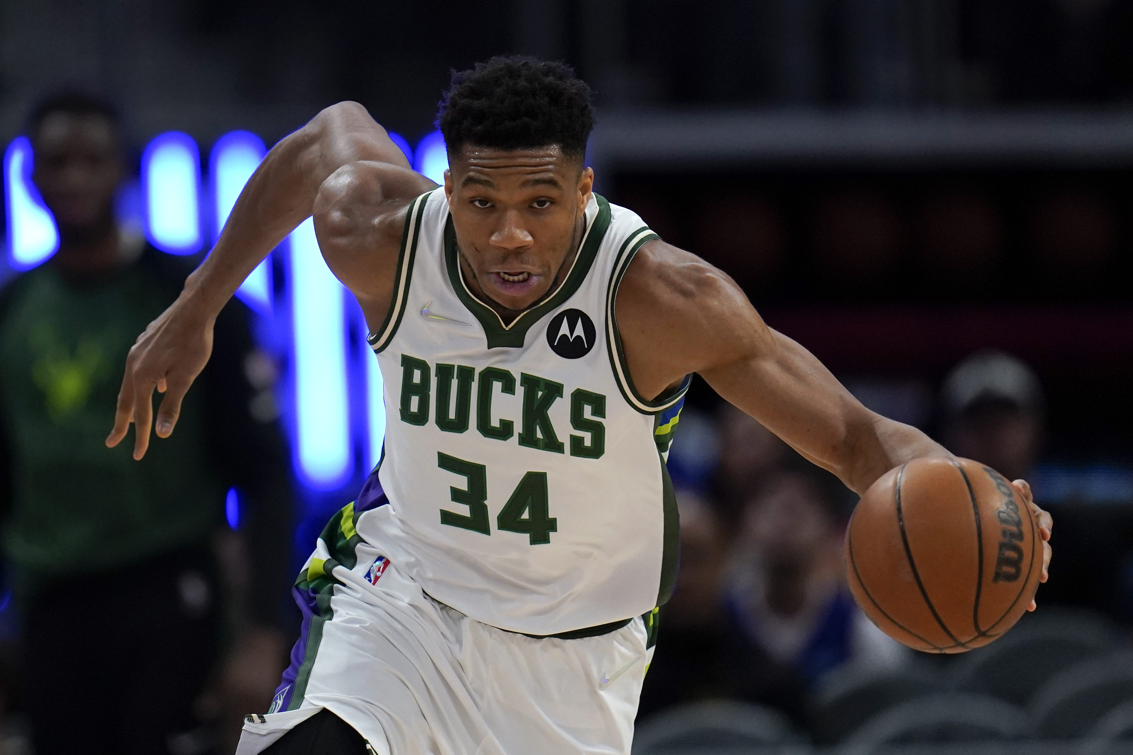 Milwaukee Bucks at Chicago Bulls Game 3 free live stream (4/22/22) How to watch NBA playoffs, time, channel
