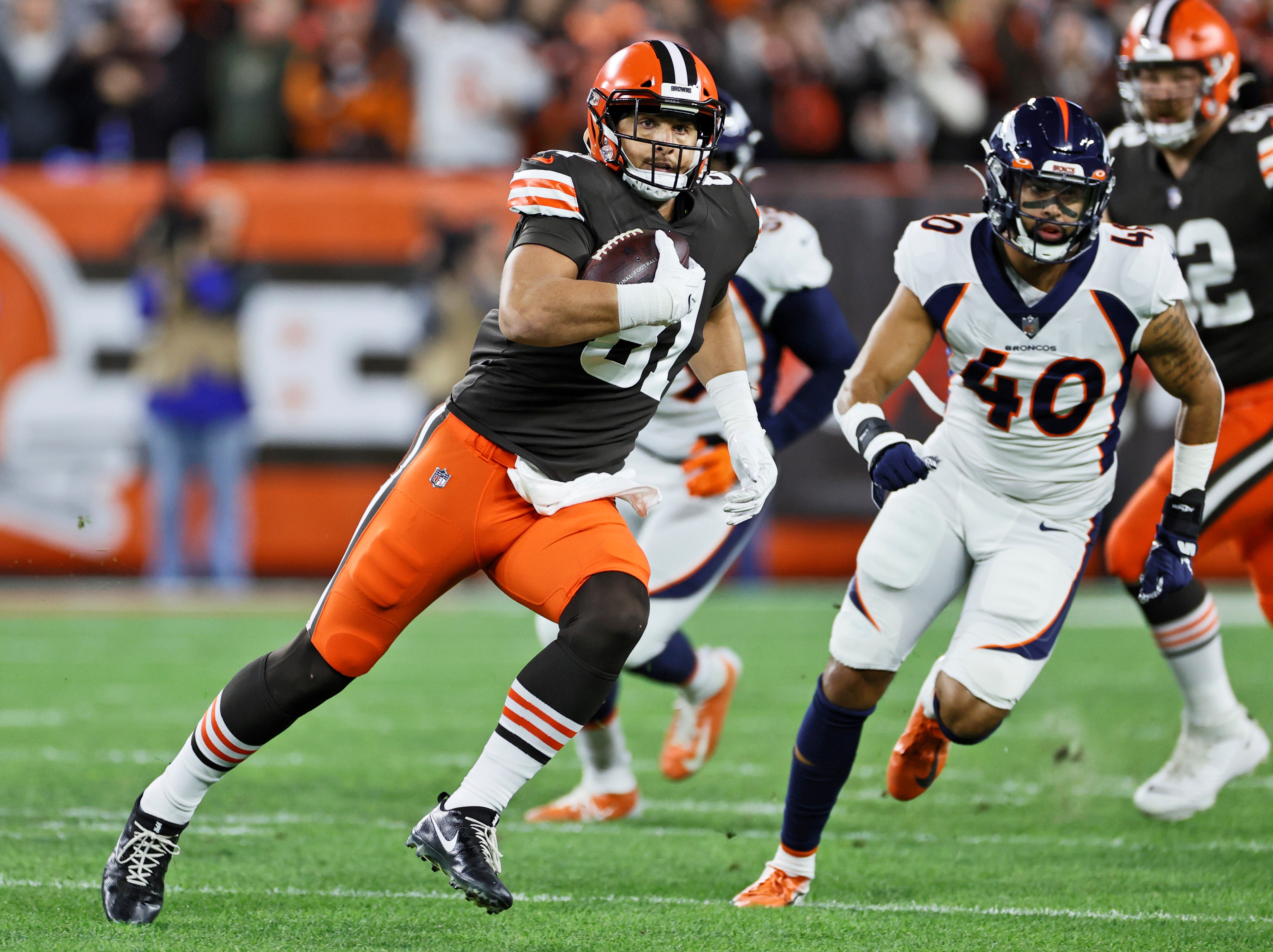 Broncos vs. Browns Scoreboard: Join the Conversation & Watch the Game on NFL  Network or Fox! 