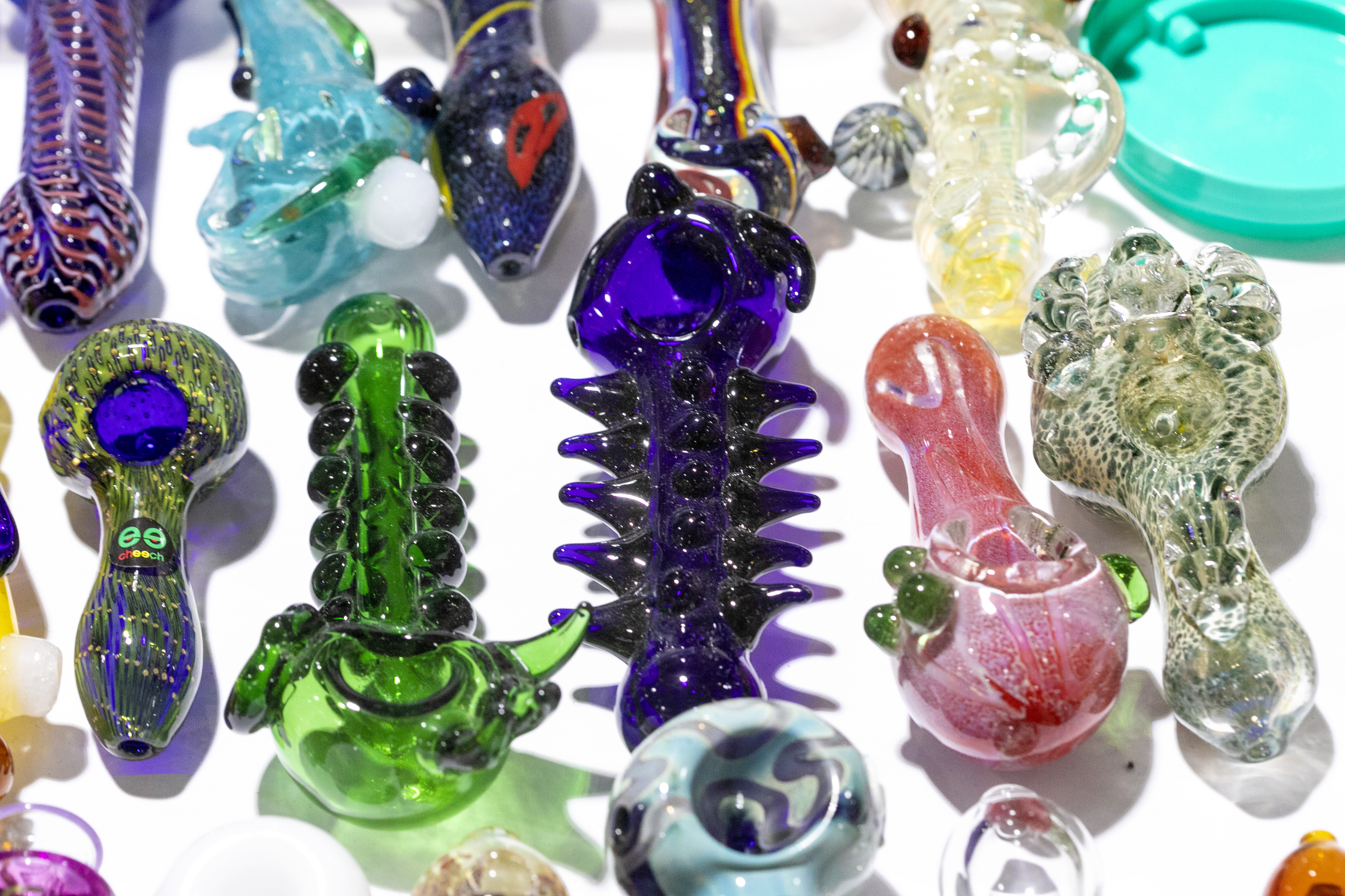Top 10 Smoking Pipes For Weed - Zamnesia Blog