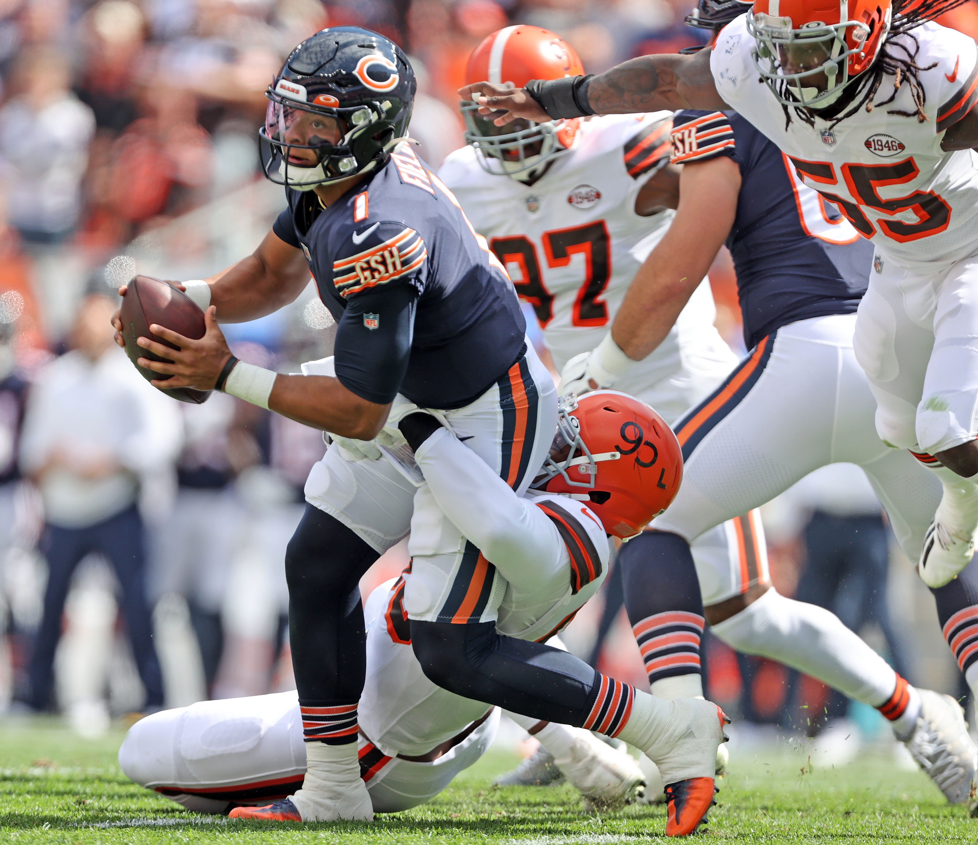 Garrett, Browns Rough Up Rookie QB Fields, Slam Bears 26-6