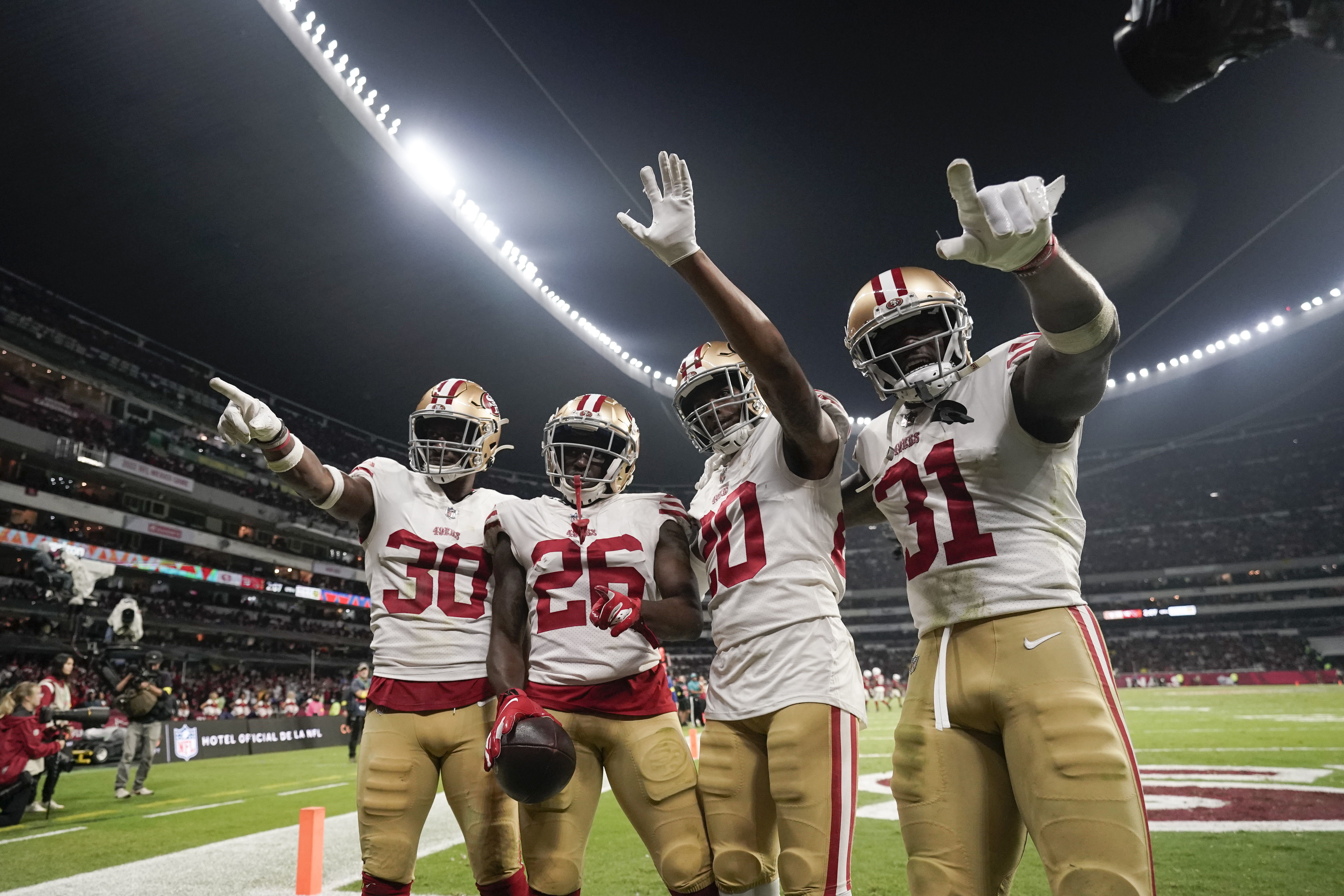 Cardinals to host 49ers on Monday Night Football in Mexico City in 2022