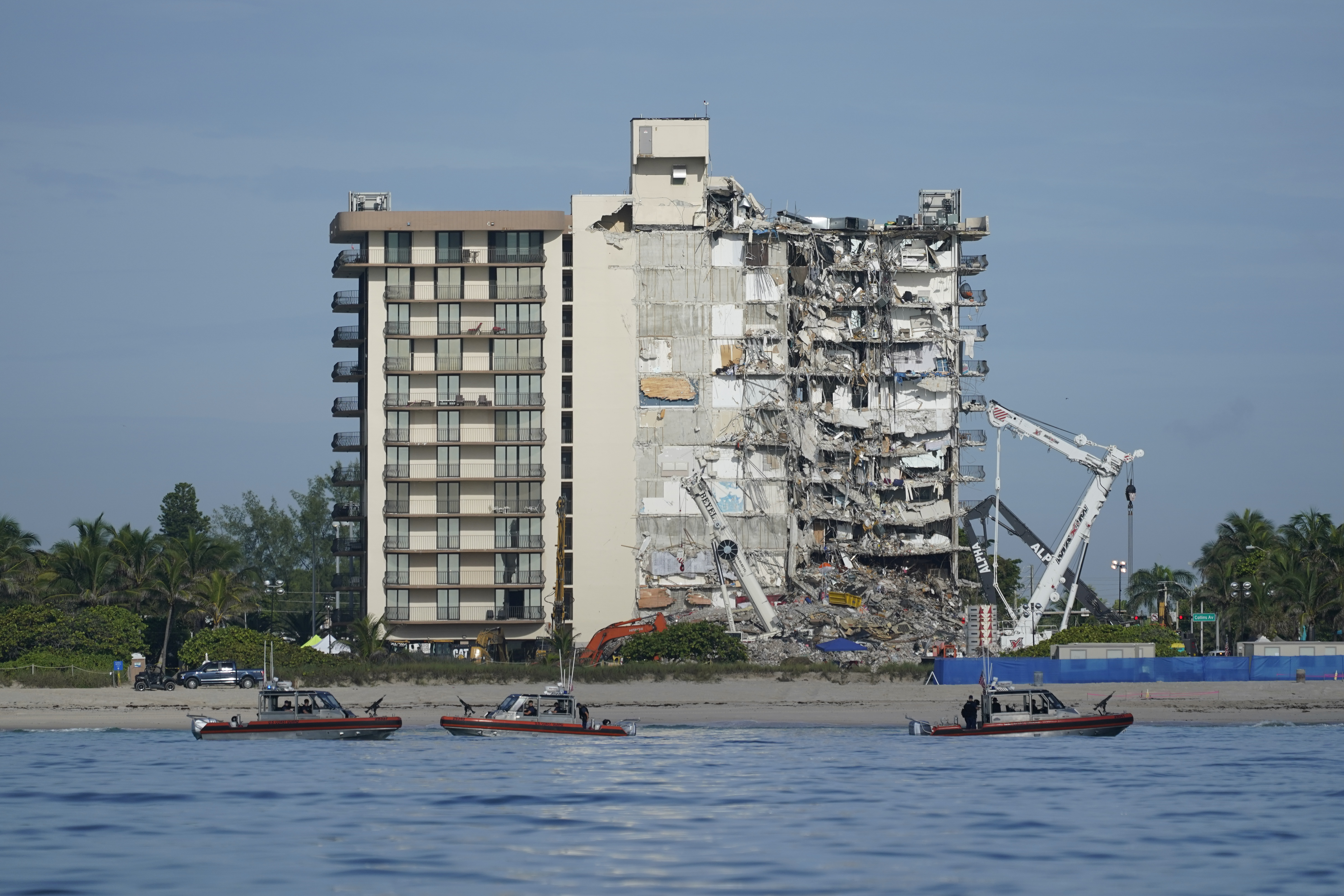 Searching in rubble at Florida condo collapse - pennlive.com