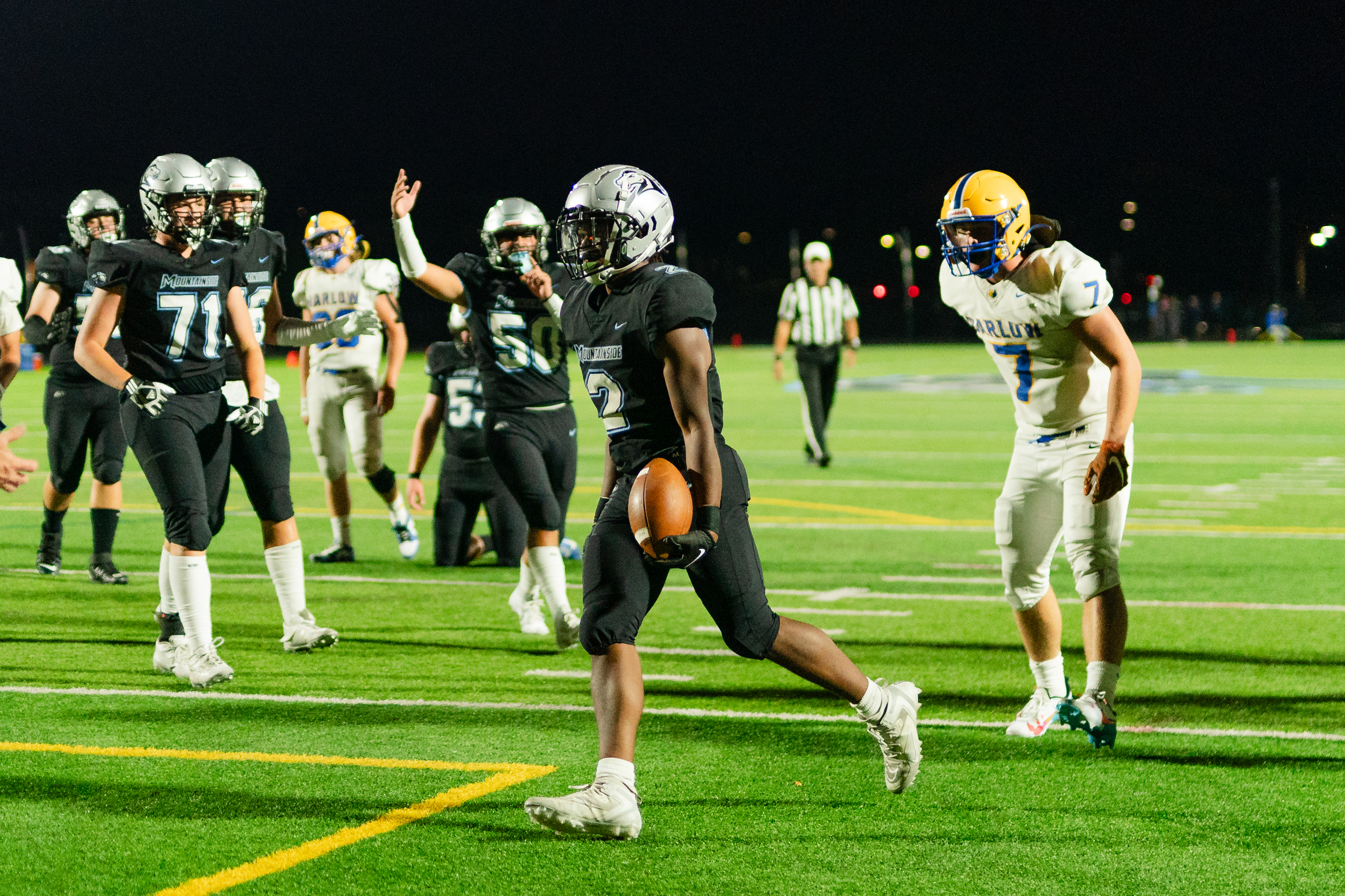 Jordan Hicks dashes for 4 touchdowns as Mountainside football