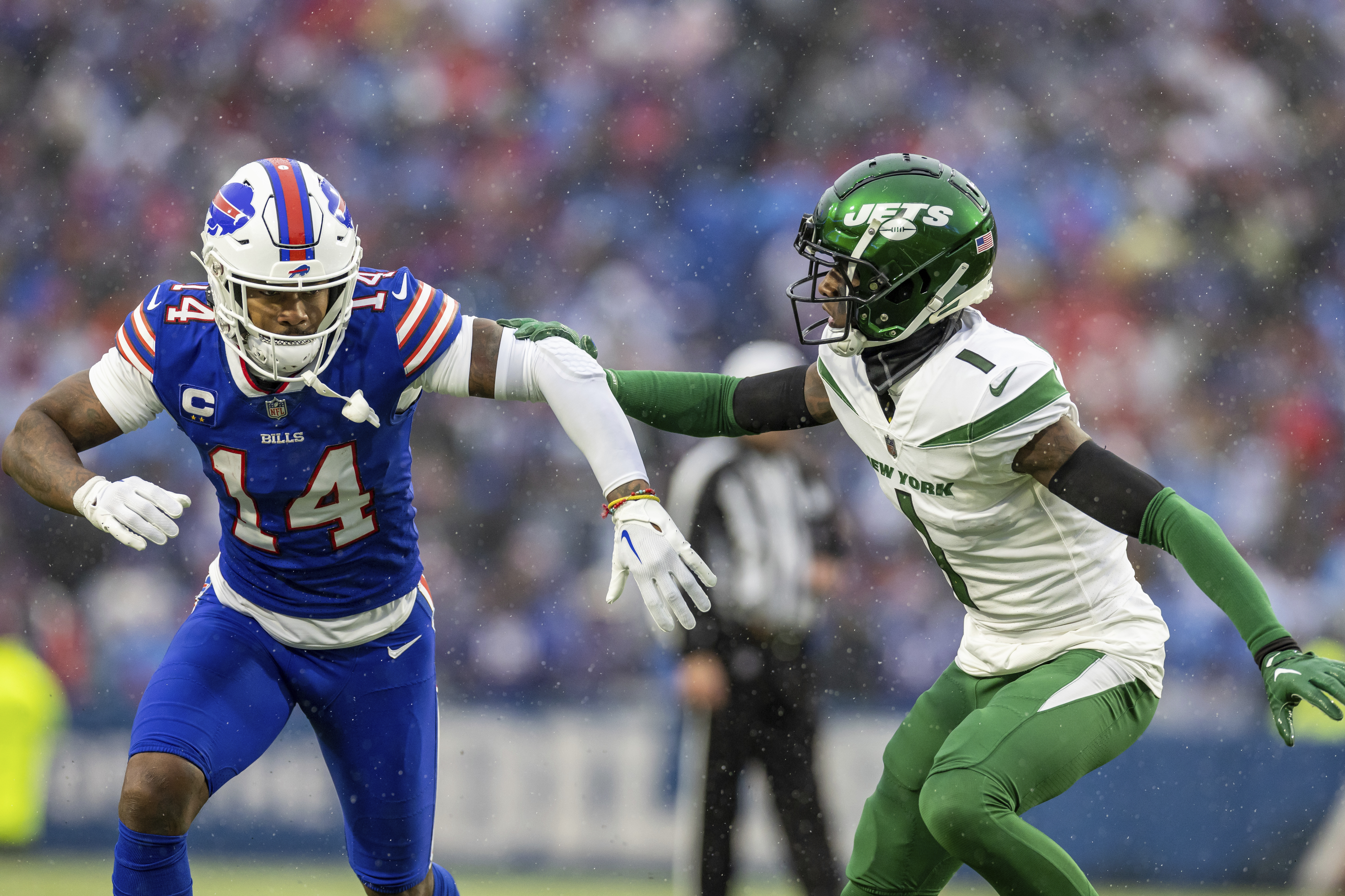 New York Jets cornerback Sauce Gardner (1) runs on the field during the  first half of an NFL football game against the Buffalo Bills in Orchard  Park, N.Y., Sunday, Dec. 11, 2022. (