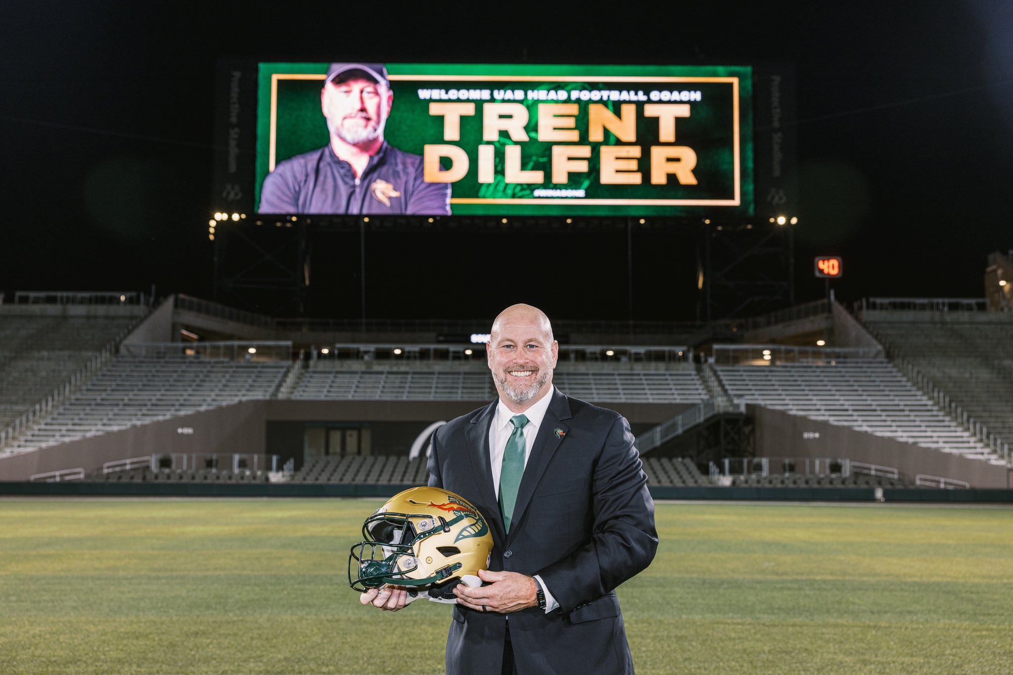 Trent Dilfer Shows UAB Cheerleader Super Bowl Ring Day 1 On The Job