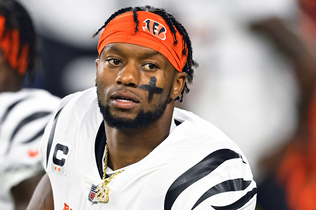 Bengals Retain Joe Mixon after Contract Change