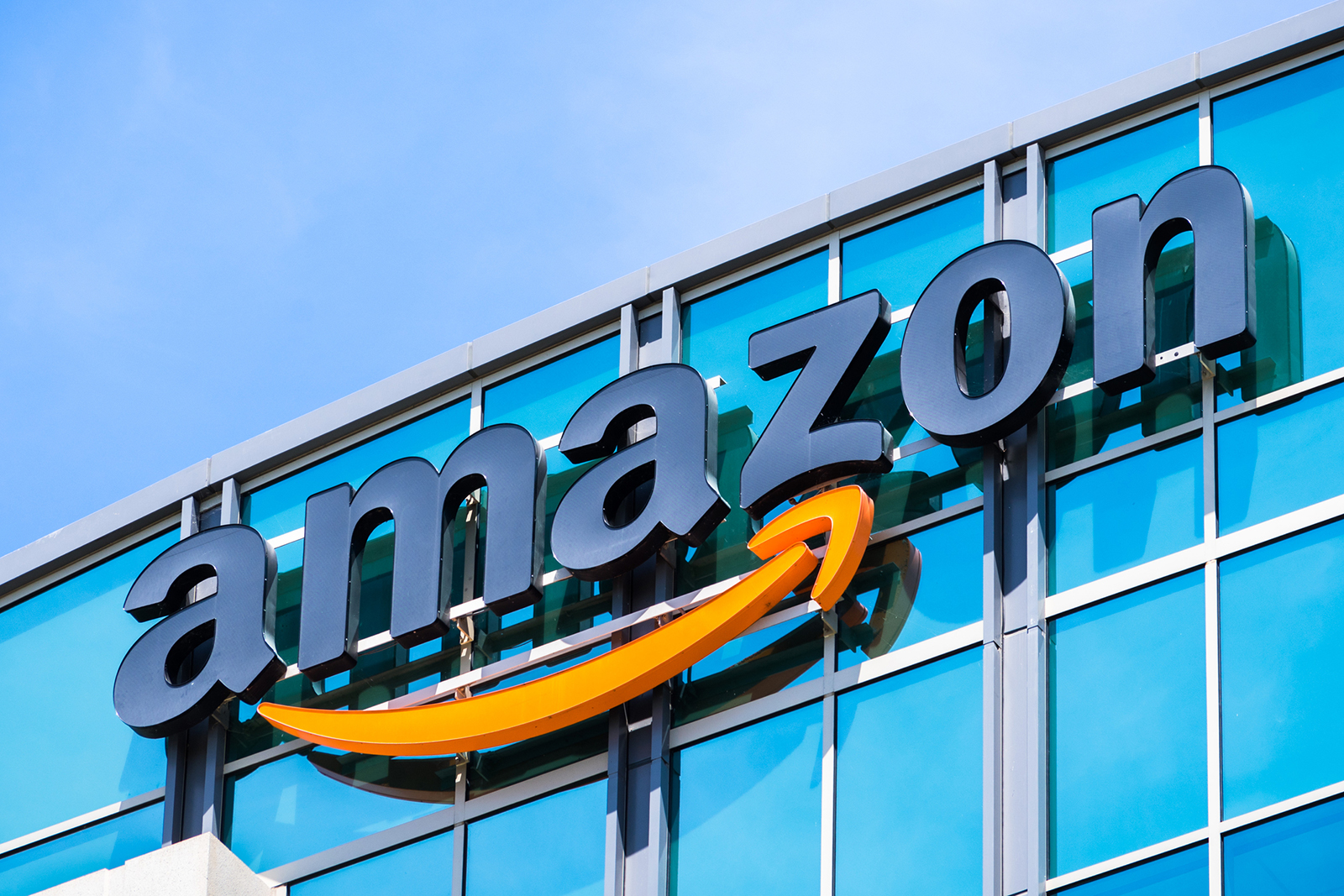 Amazon Changes The Logo On Its App After Customers Say It Looks Like Hitler Pennlive Com