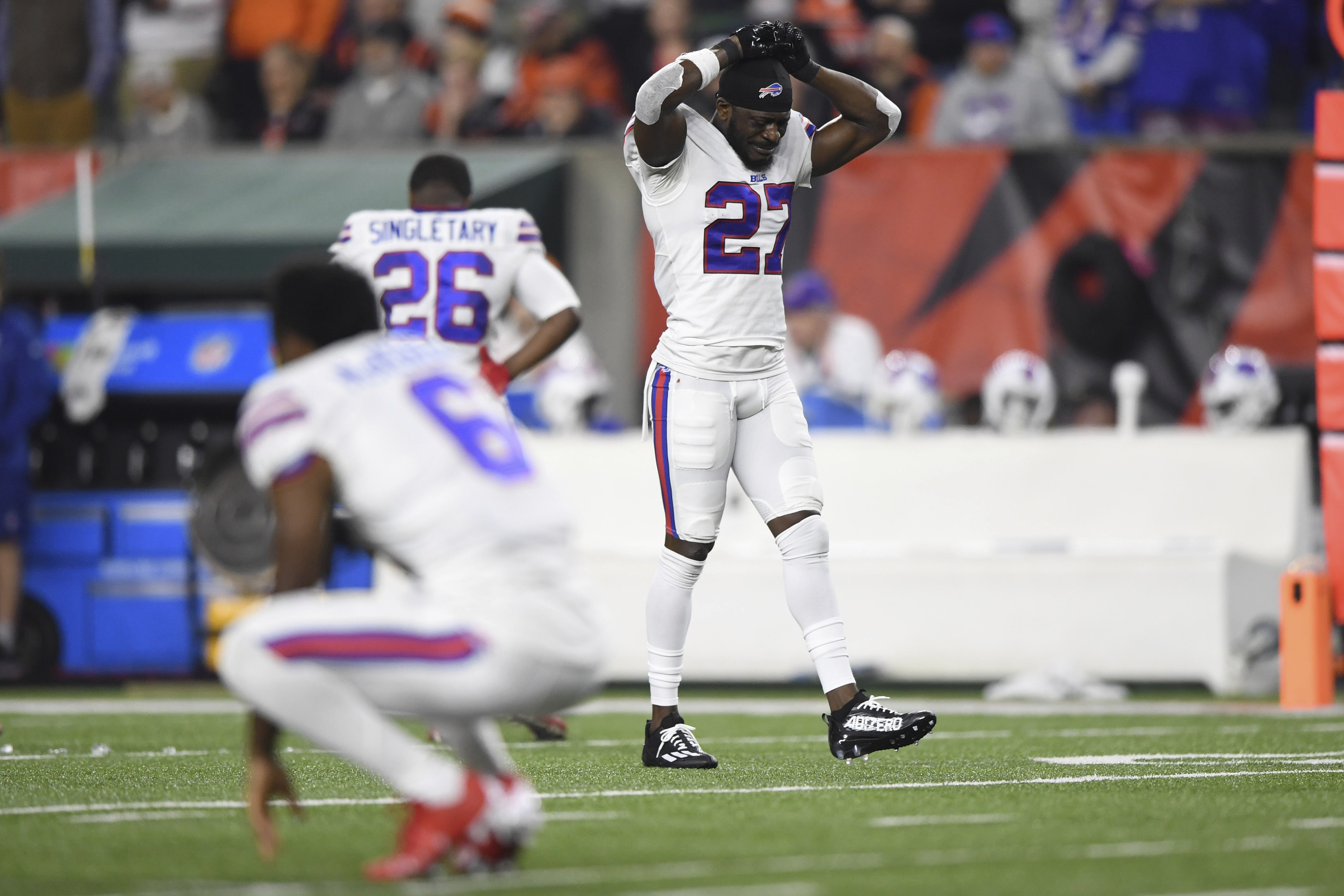 NFL players, teams react after Damar Hamlin collapses during Monday Night  Football - Sactown Sports