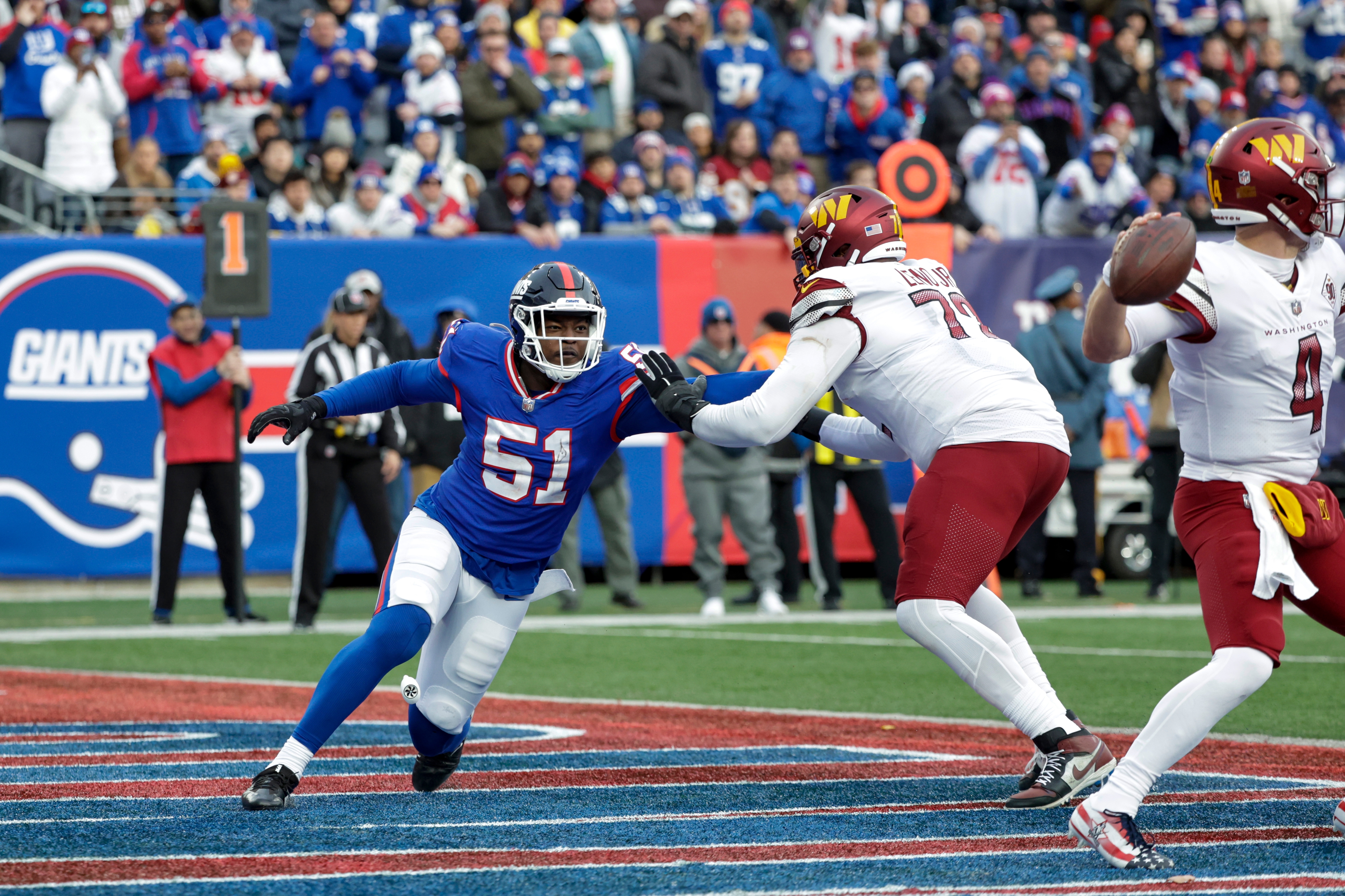 LANDOVER, MD - DECEMBER 18: New York Giants defensive lineman Dexter  Lawrence (97) looks on prior to the New York Giants game versus the  Washington Commanders on December 18, 2022, at FedEx