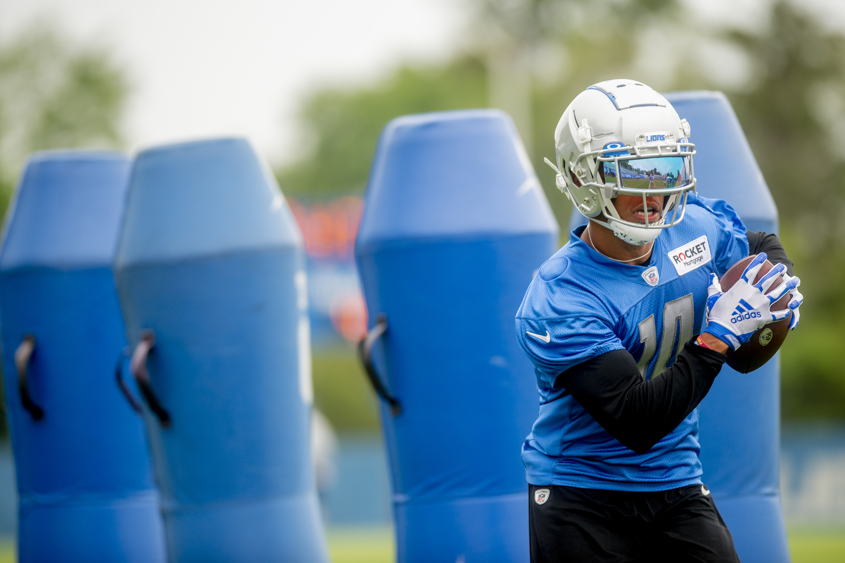 Lions rookie WR Amon-Ra St. Brown makes most of increased looks in  scrimmage at Ford Field 