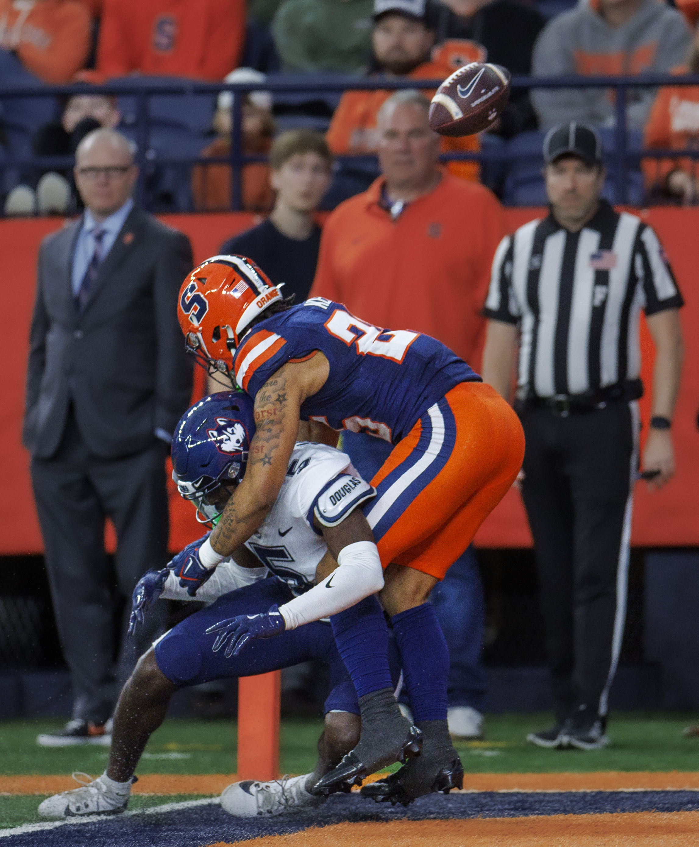 Syracuse Orange football throws down against the Connecticut Huskies at ...