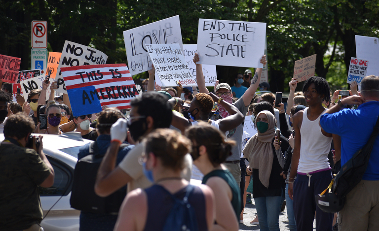 Hundreds pack together for Bethlehem protest against police brutality ...