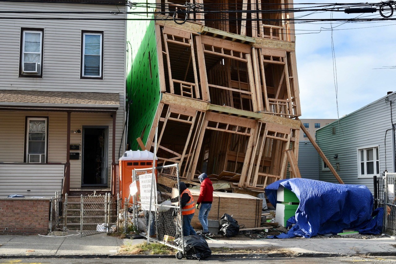 Partial collapse of Jersey City building under construction, Dec. 6