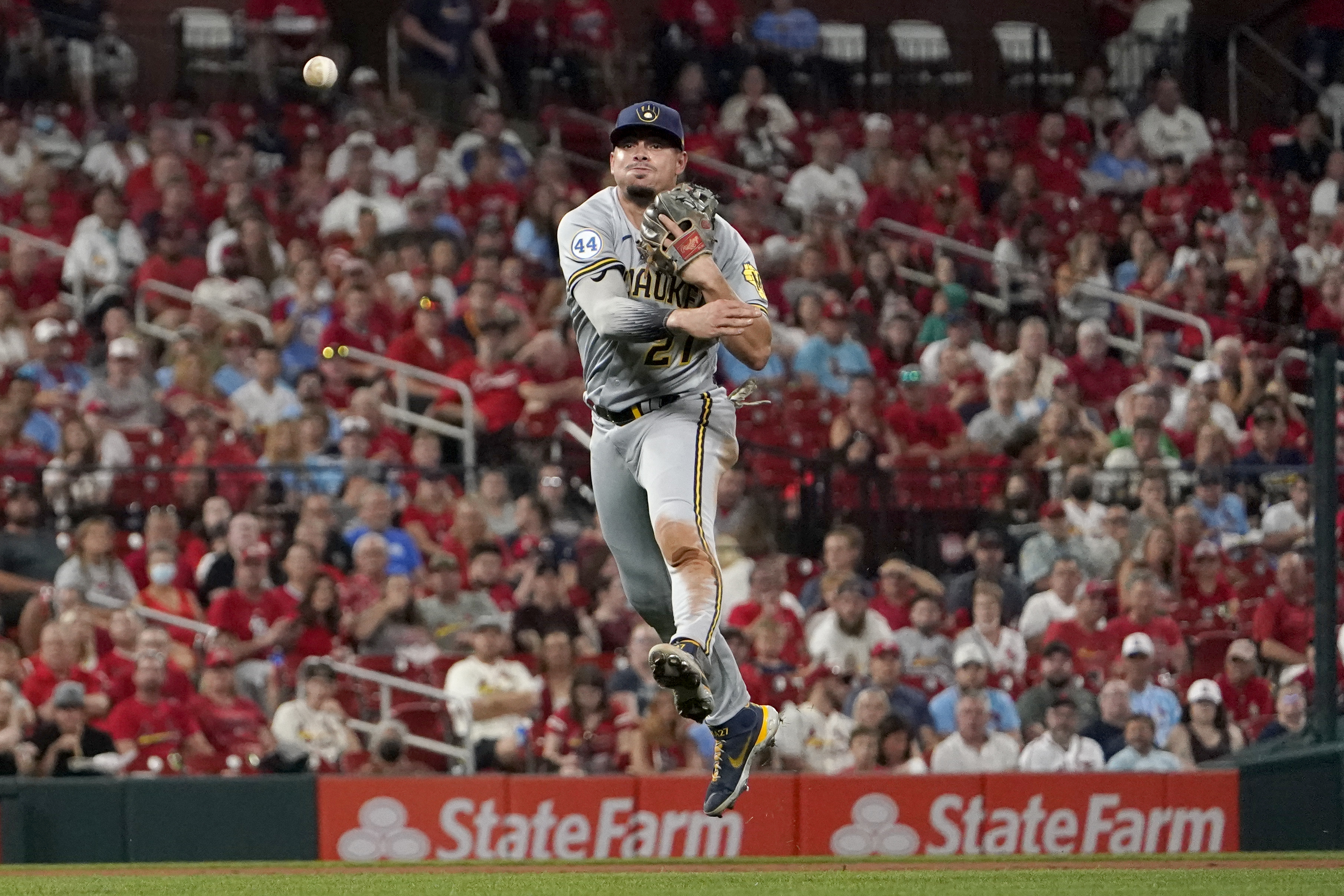 Brewers SS Willy Adames leaves game with right ankle sprain