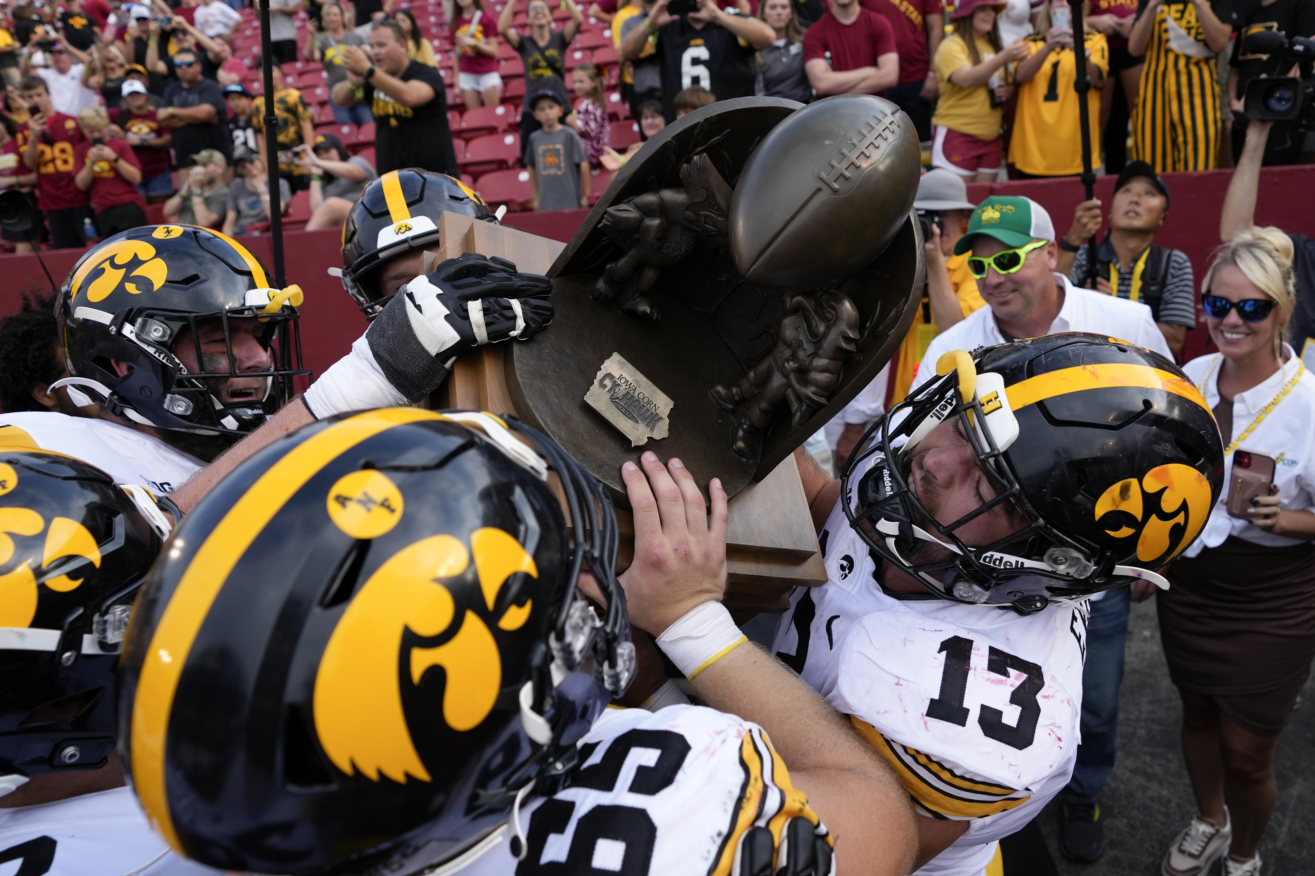 Big Ten Football: Ranking each team's helmets following new arrivals