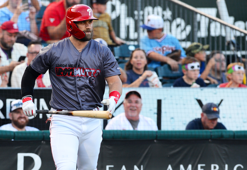 Phillies Bryce Harper begins his rehab assignment with the IronPigs on ...