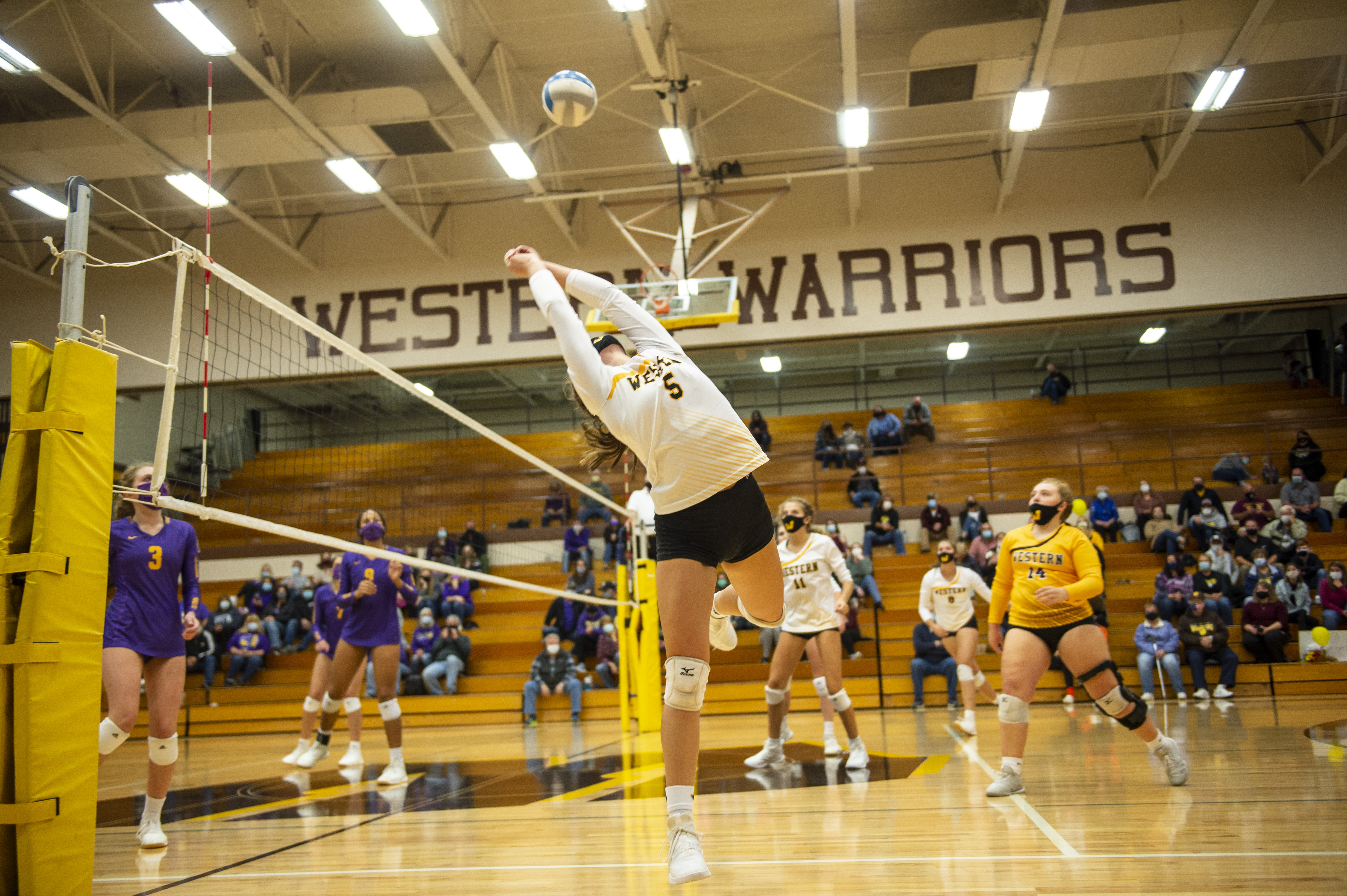 Bay City Central volleyball defeats rival Bay City Western - mlive.com