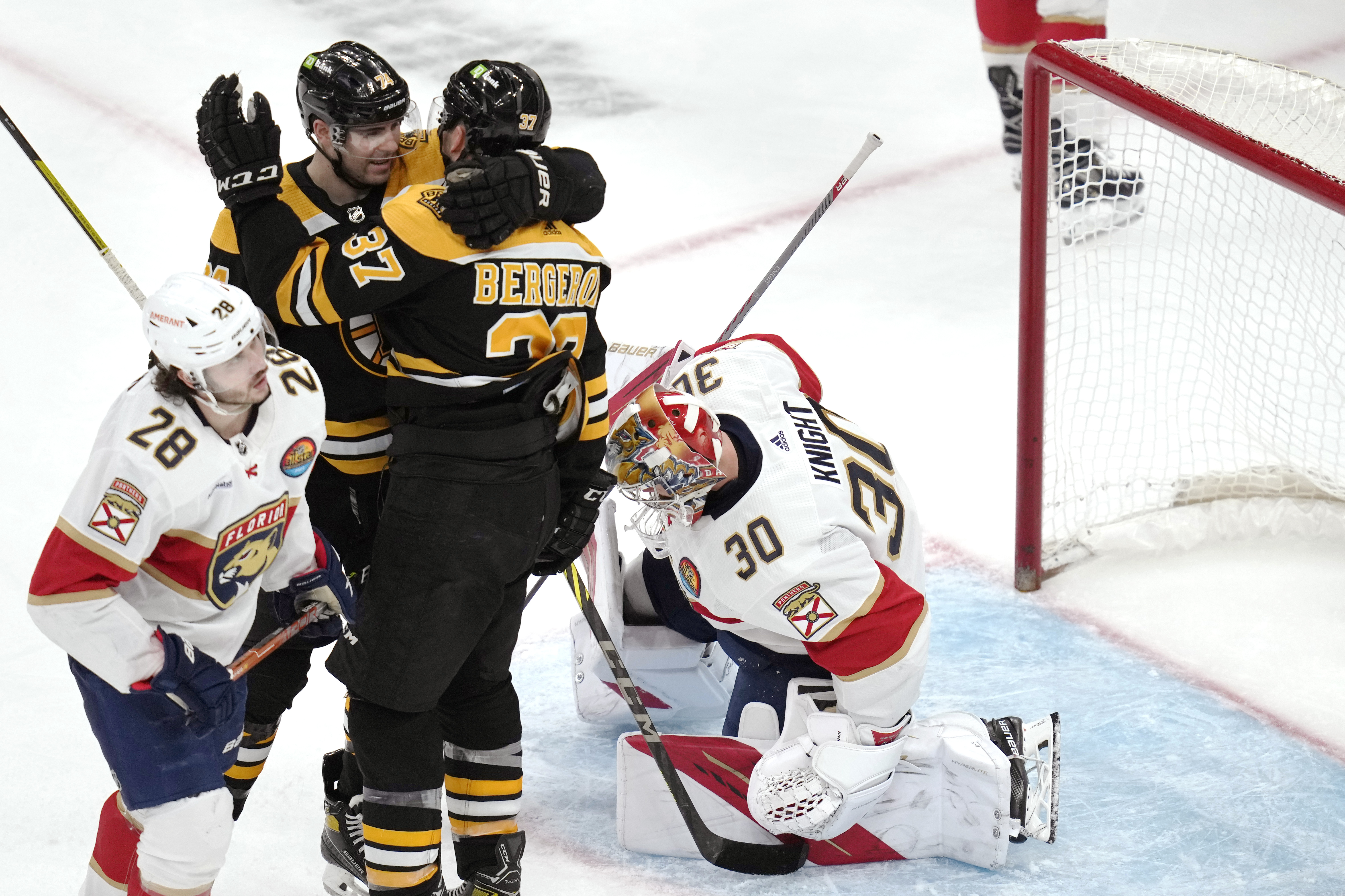 Bruins end slide with 3-0 win against Panthers