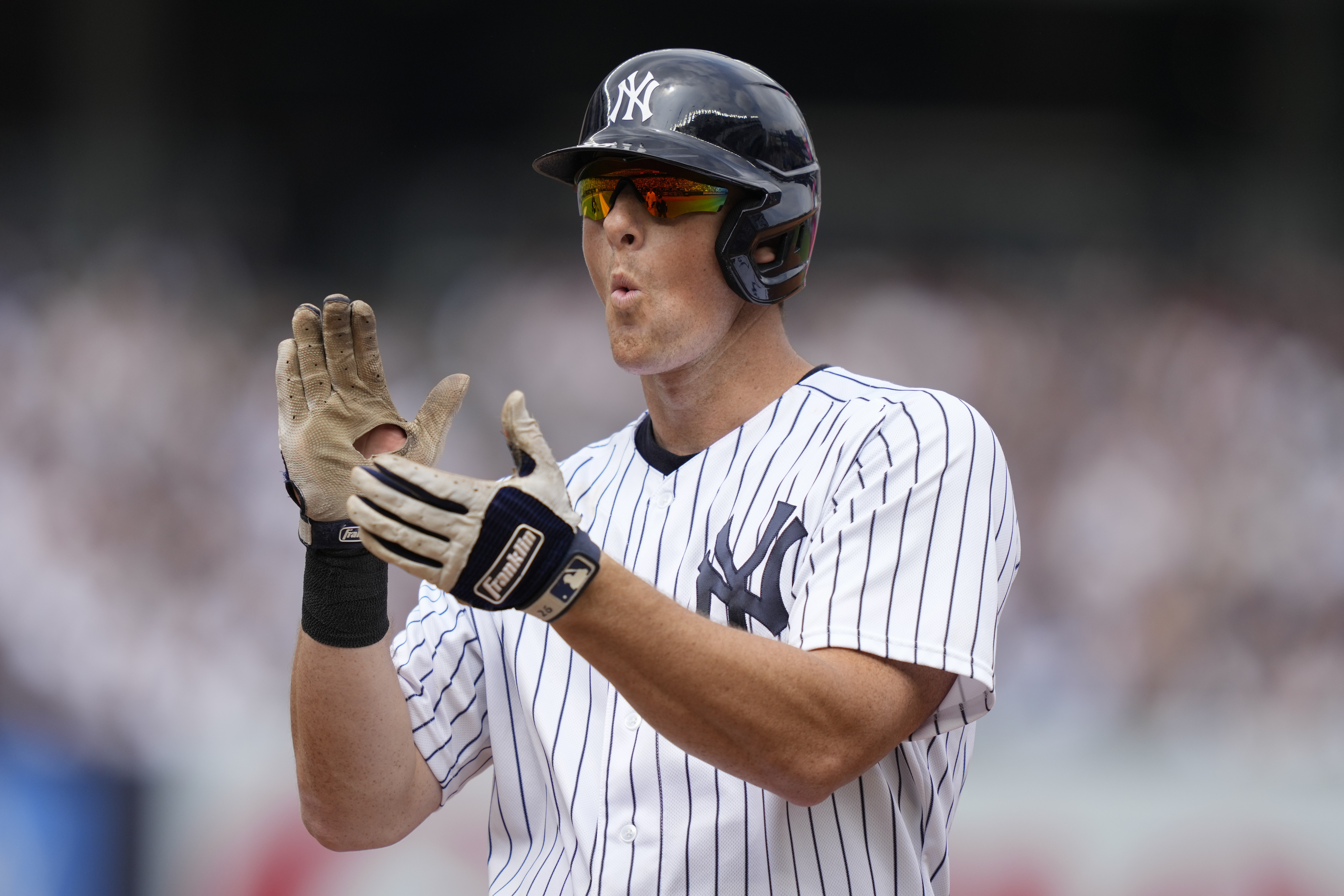 DJ LeMahieu lifts Yankees offense with in-game adjustment, silencing injury  concerns 