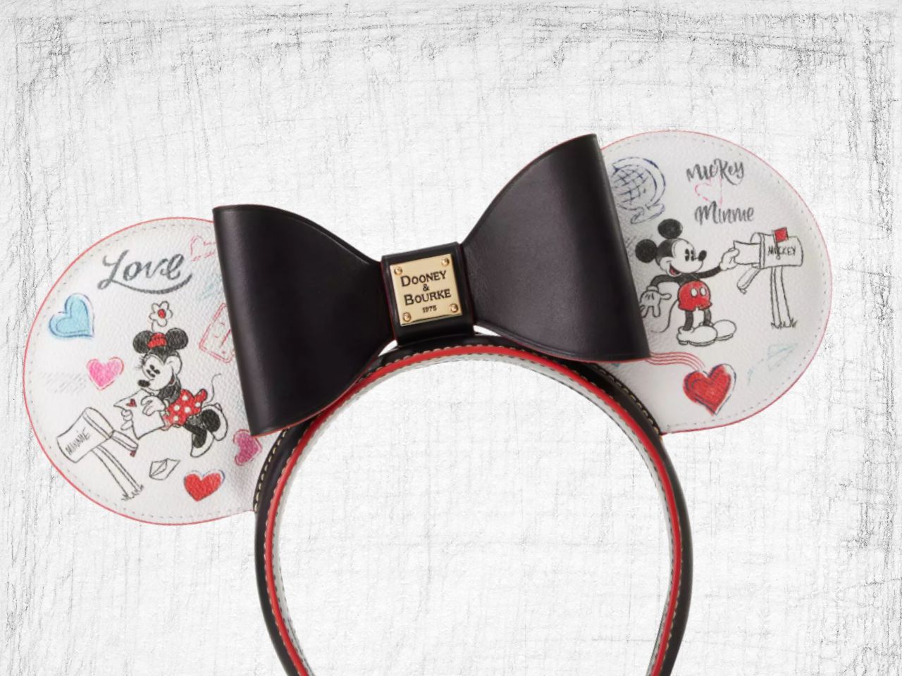 Disney Store just slashed the price of the Mickey and Minnie  display picture 3
