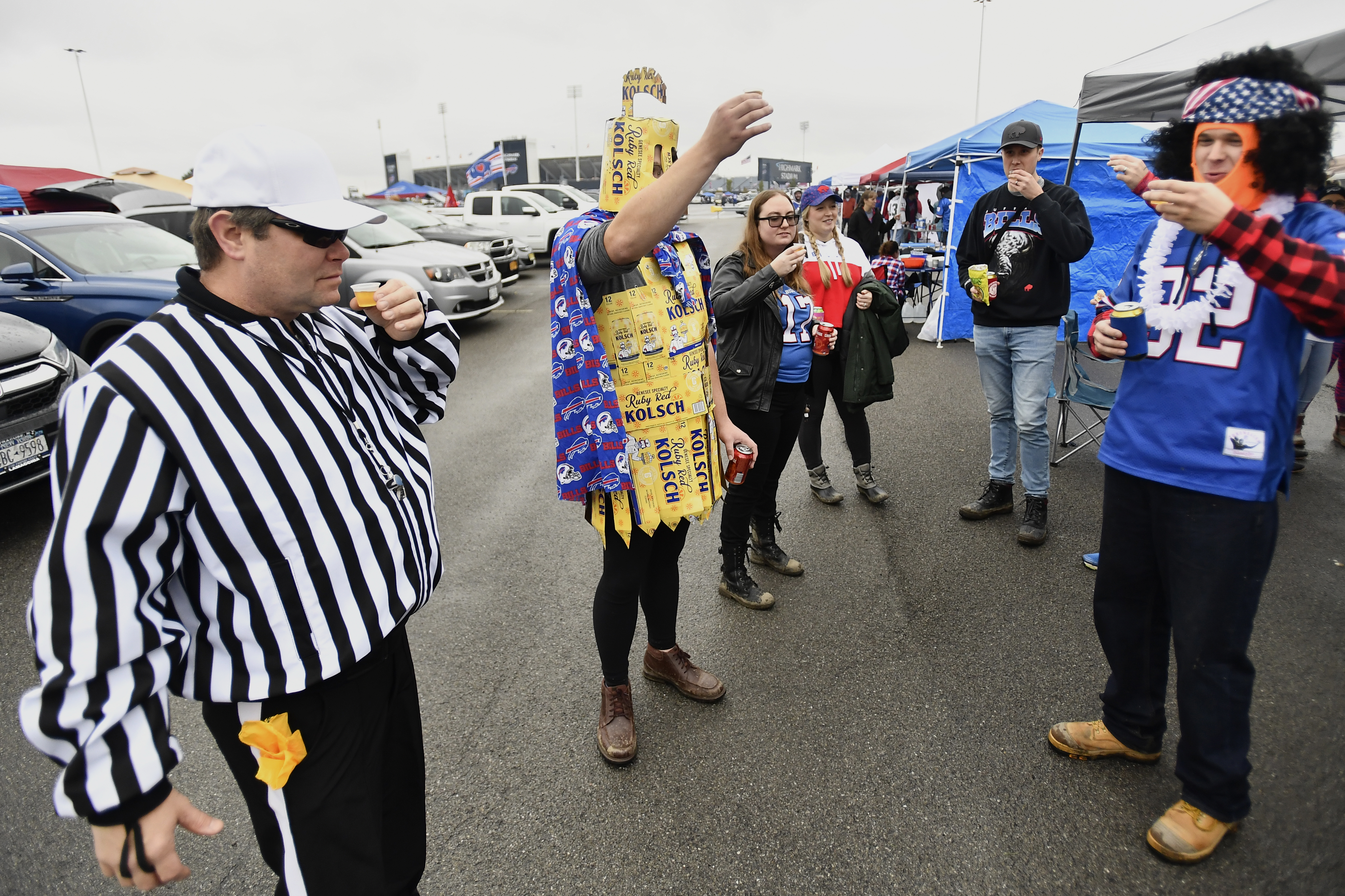 Josh Allen isn't the only one in costume: Bills fans tailgate in full  Halloween regalia (photos) 