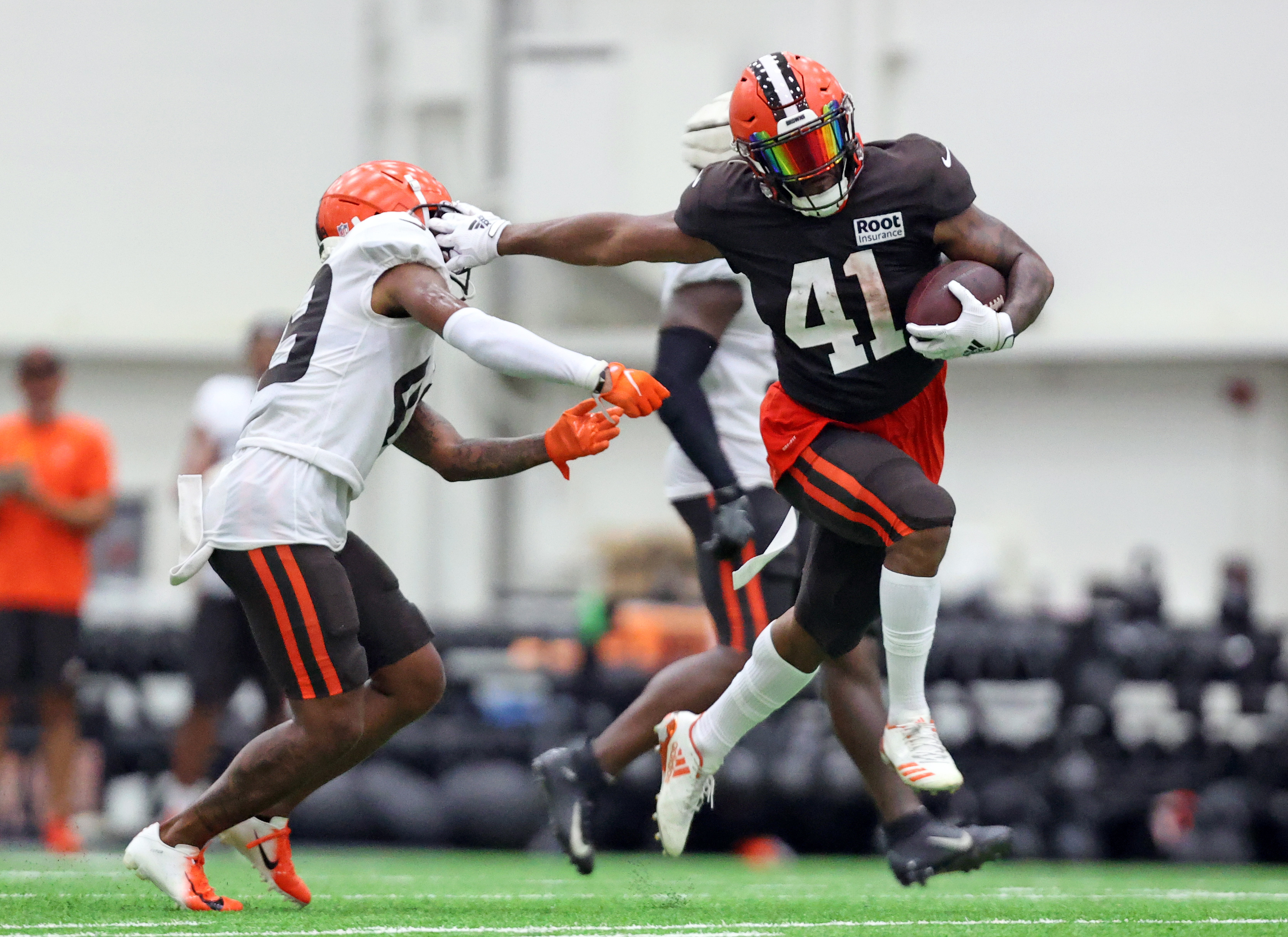 Cleveland Browns running back John Kelly Jr. (41) runs with the