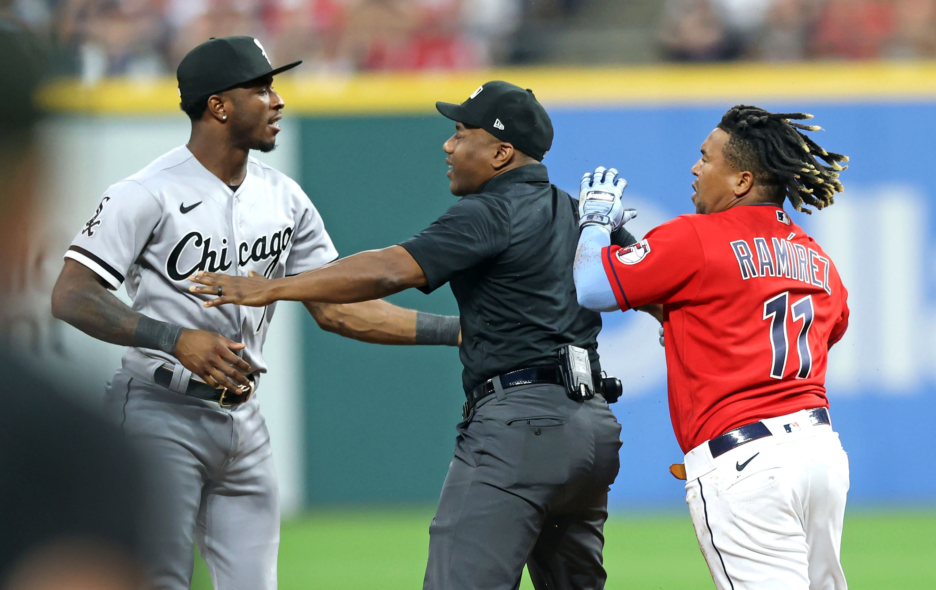 MLB world reacts to Tim Anderson-Jose Ramirez fight, ensuing brawl
